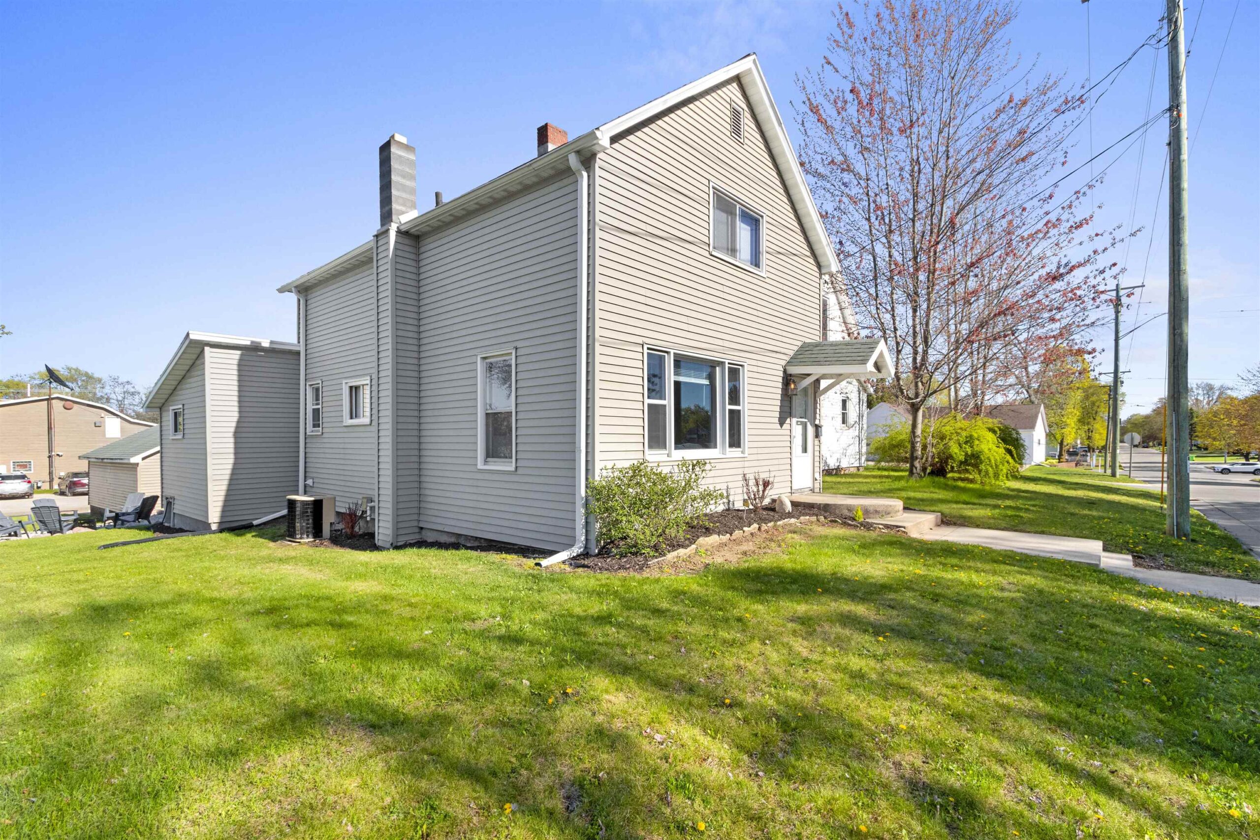 210 N OAKLAND Avenue property preview photograph