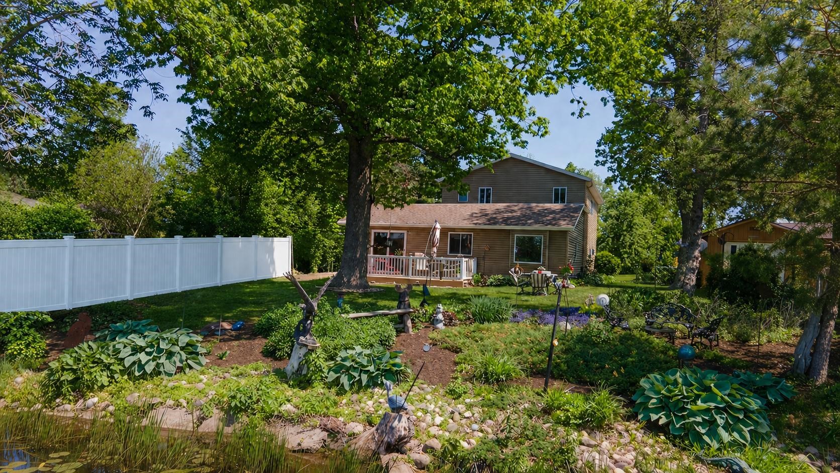 N2427 LINDEN POINT Road property preview photograph