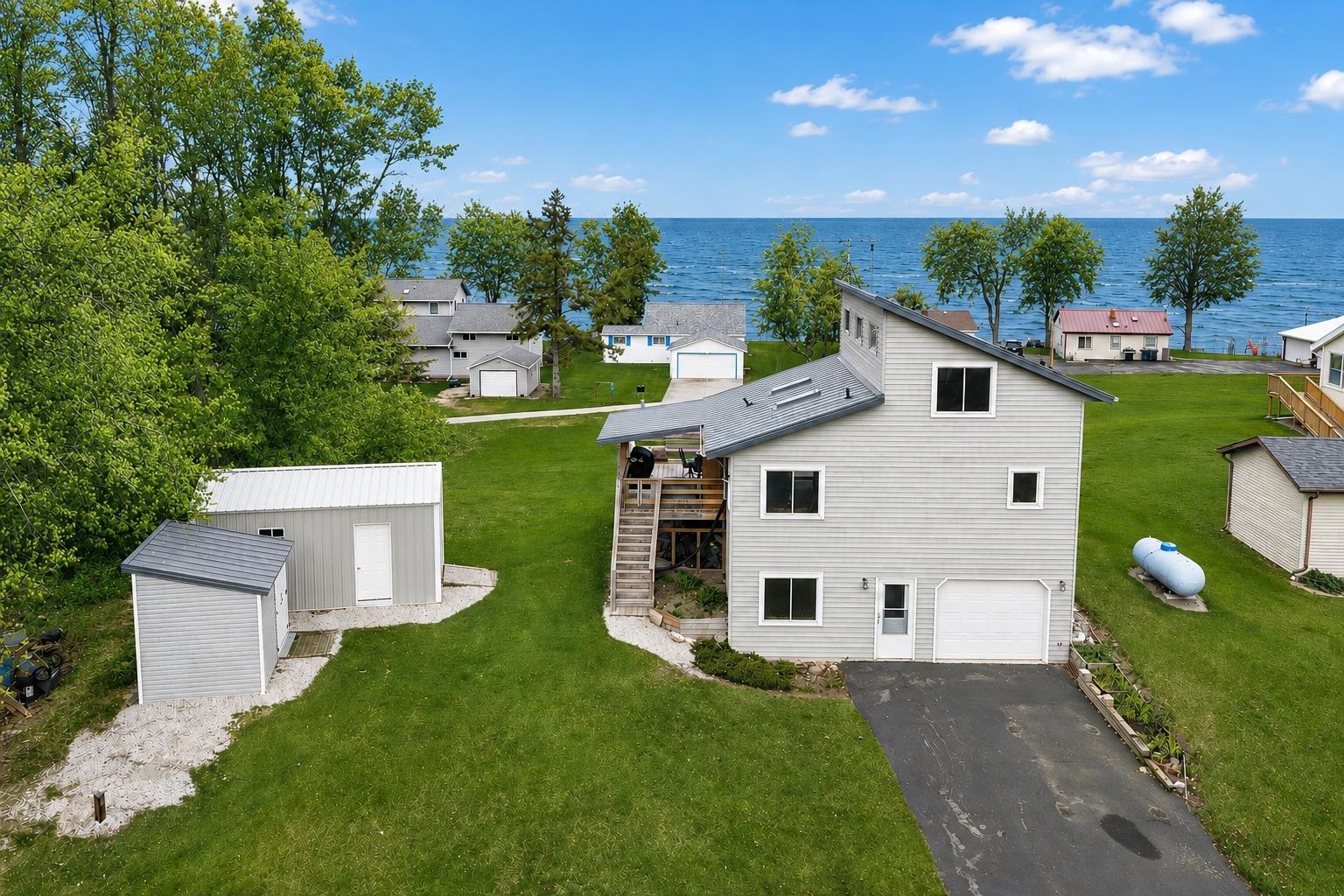10890 N BAYSHORE Road property preview photograph