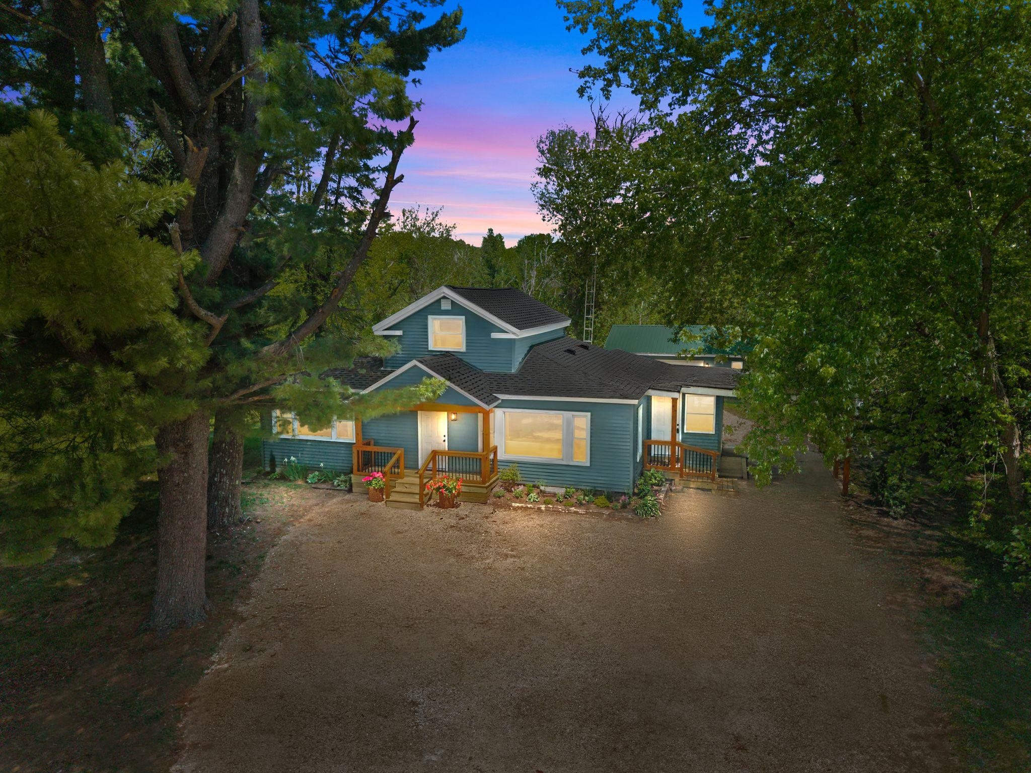 616 W MAIN Street property preview photograph