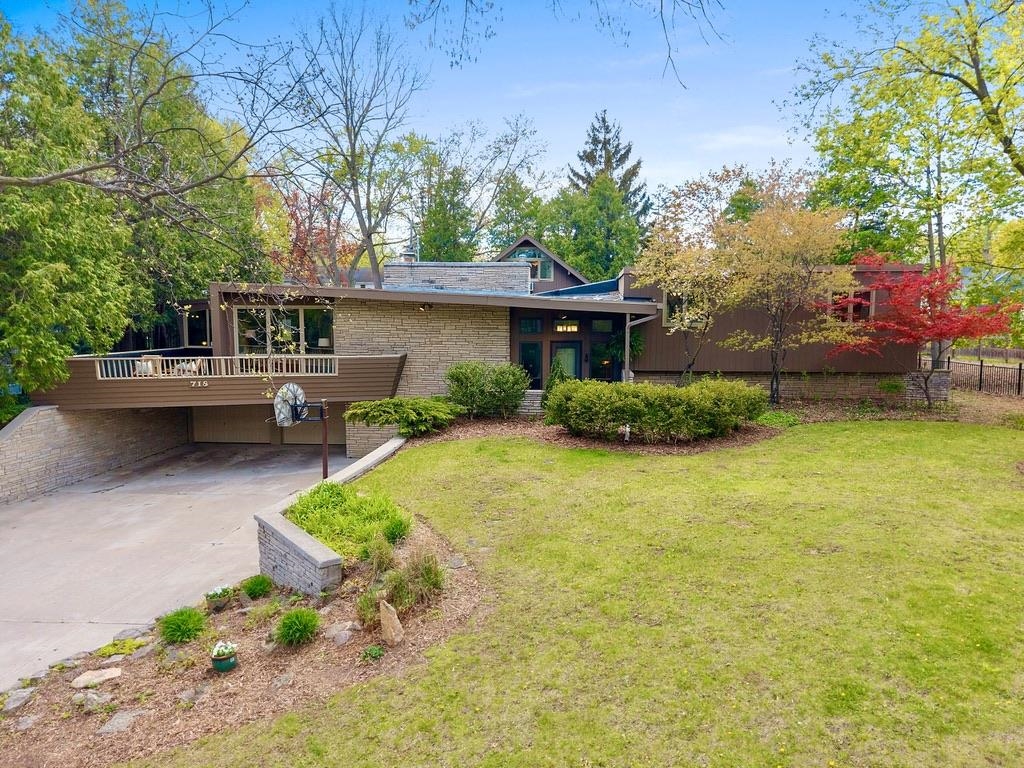 718 RANDALL Avenue property preview photograph