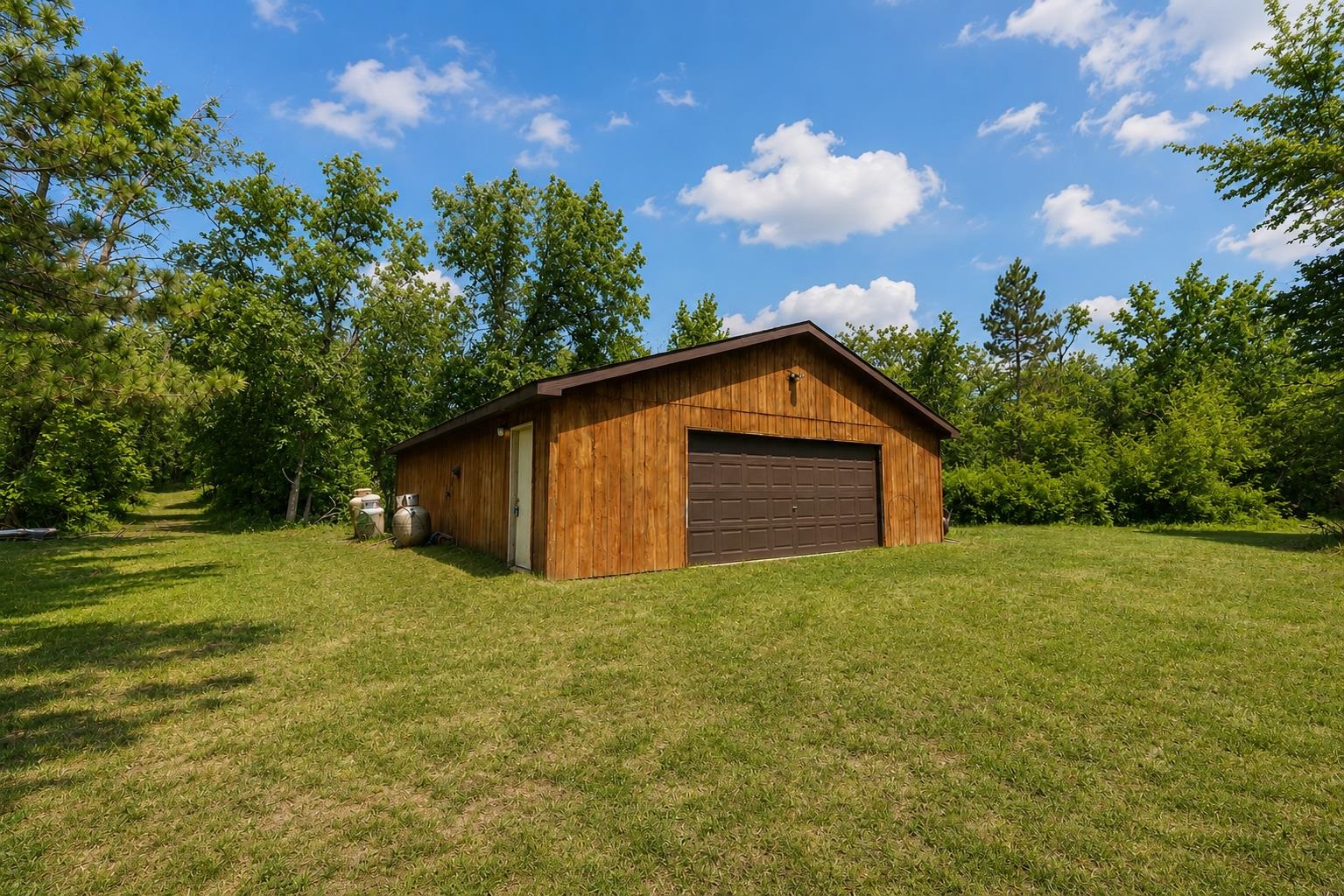 N17260 TOWER LINE Road property preview photograph