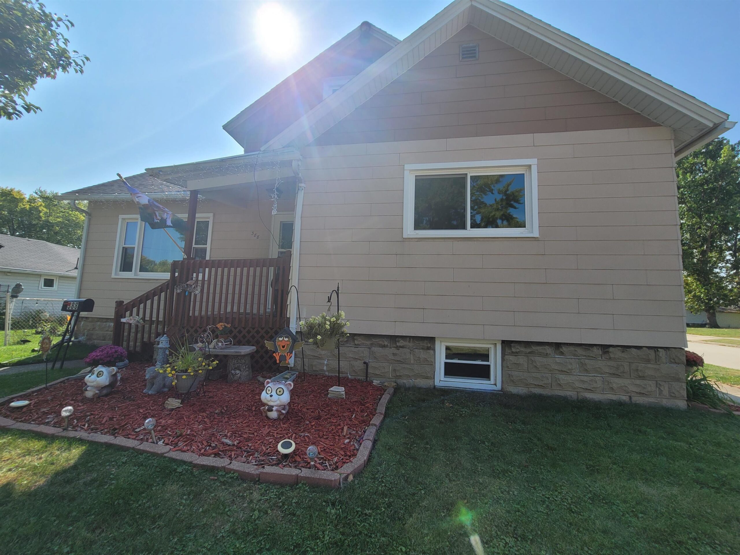 388 PORTAGE Street property preview photograph