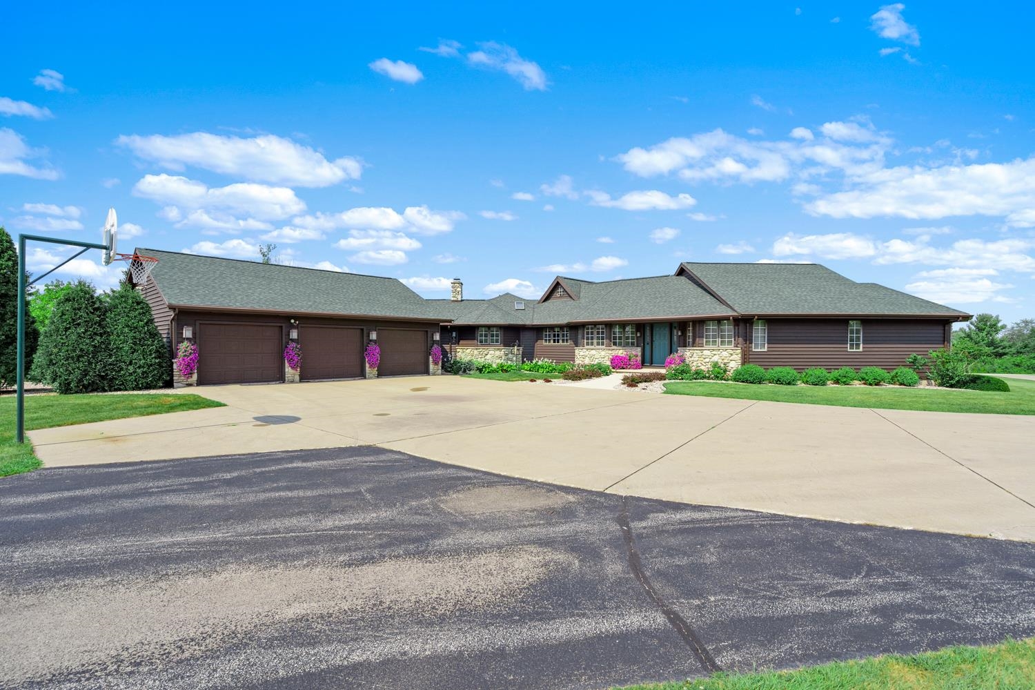 2537 CTH ZZ property preview photograph