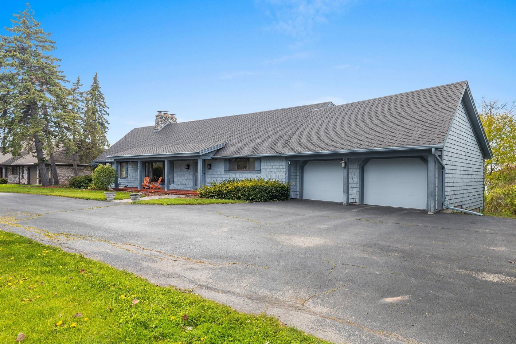 2512 RIVERSIDE Drive property preview photograph