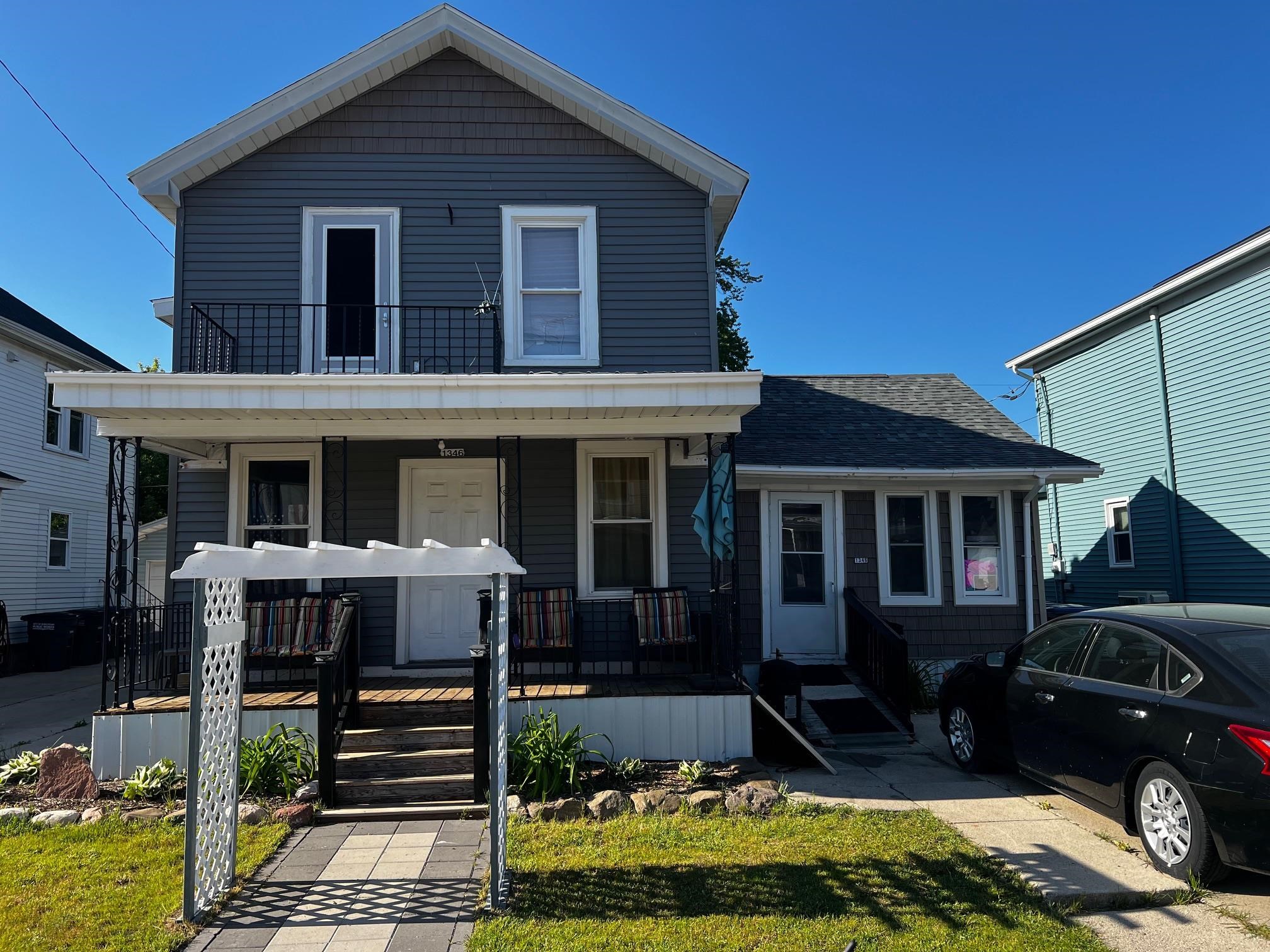 1346A CARL Avenue property preview photograph