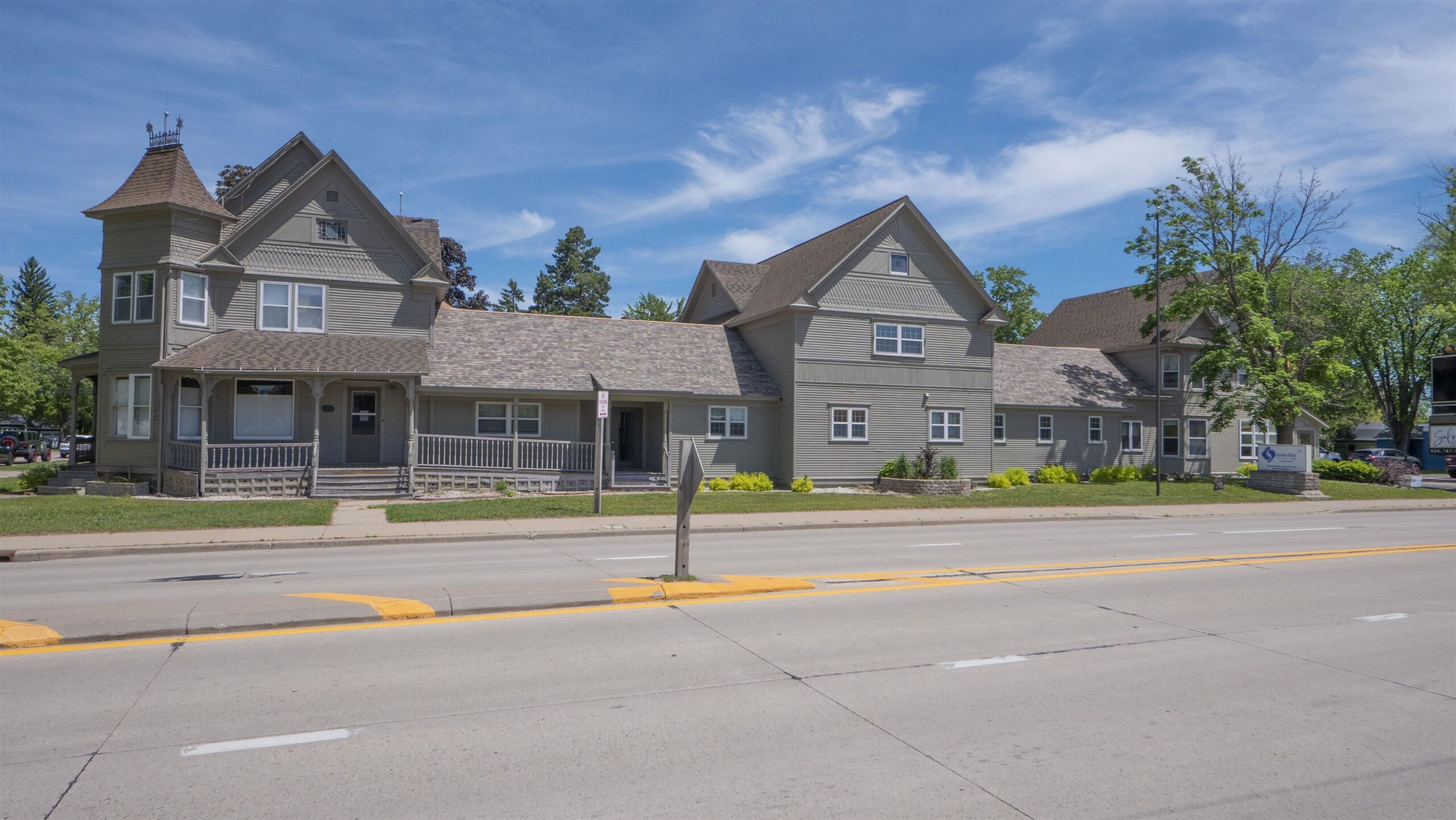 114 E MAIN Street property preview photograph