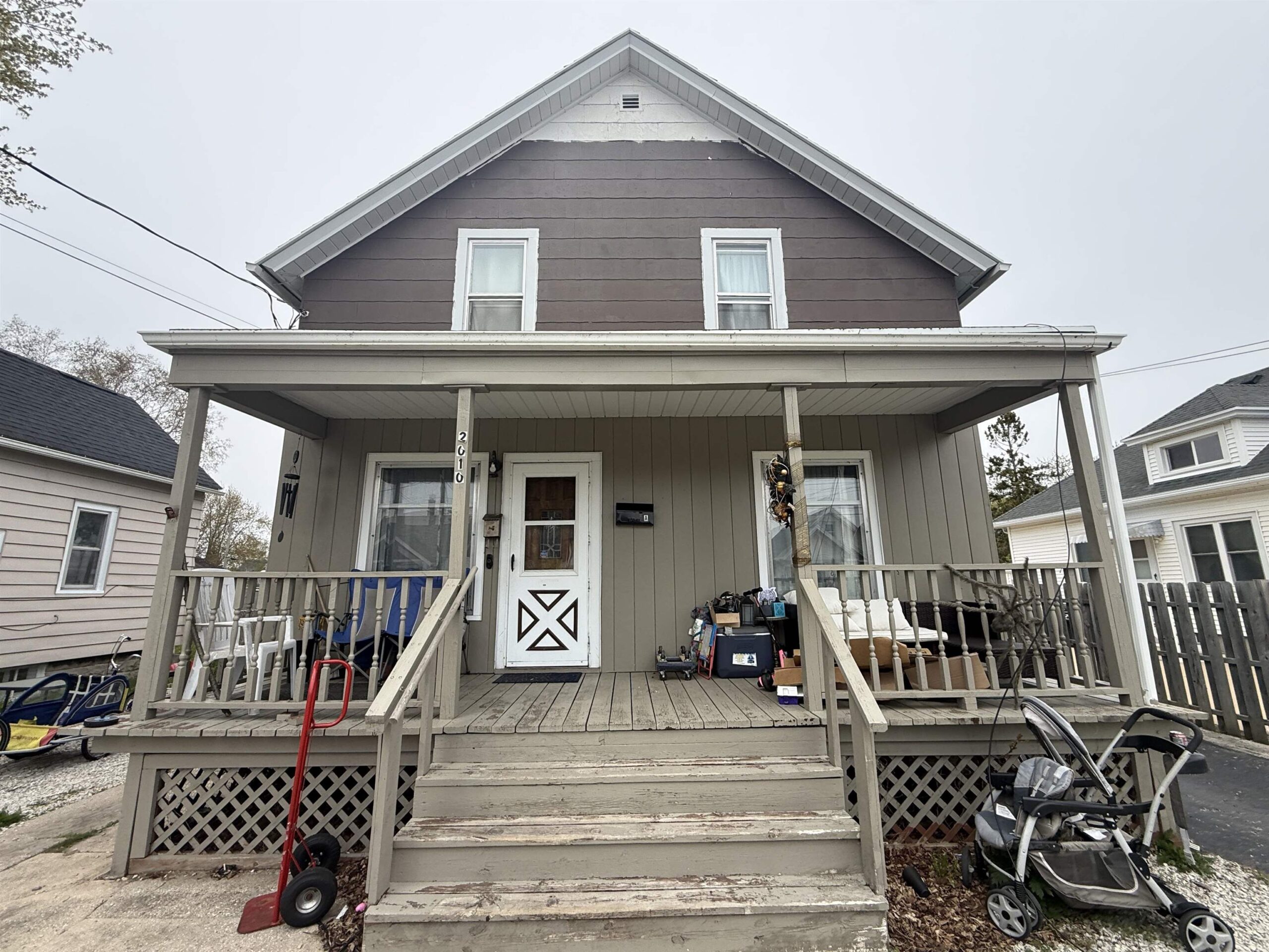 2010 LINCOLN Street property preview photograph
