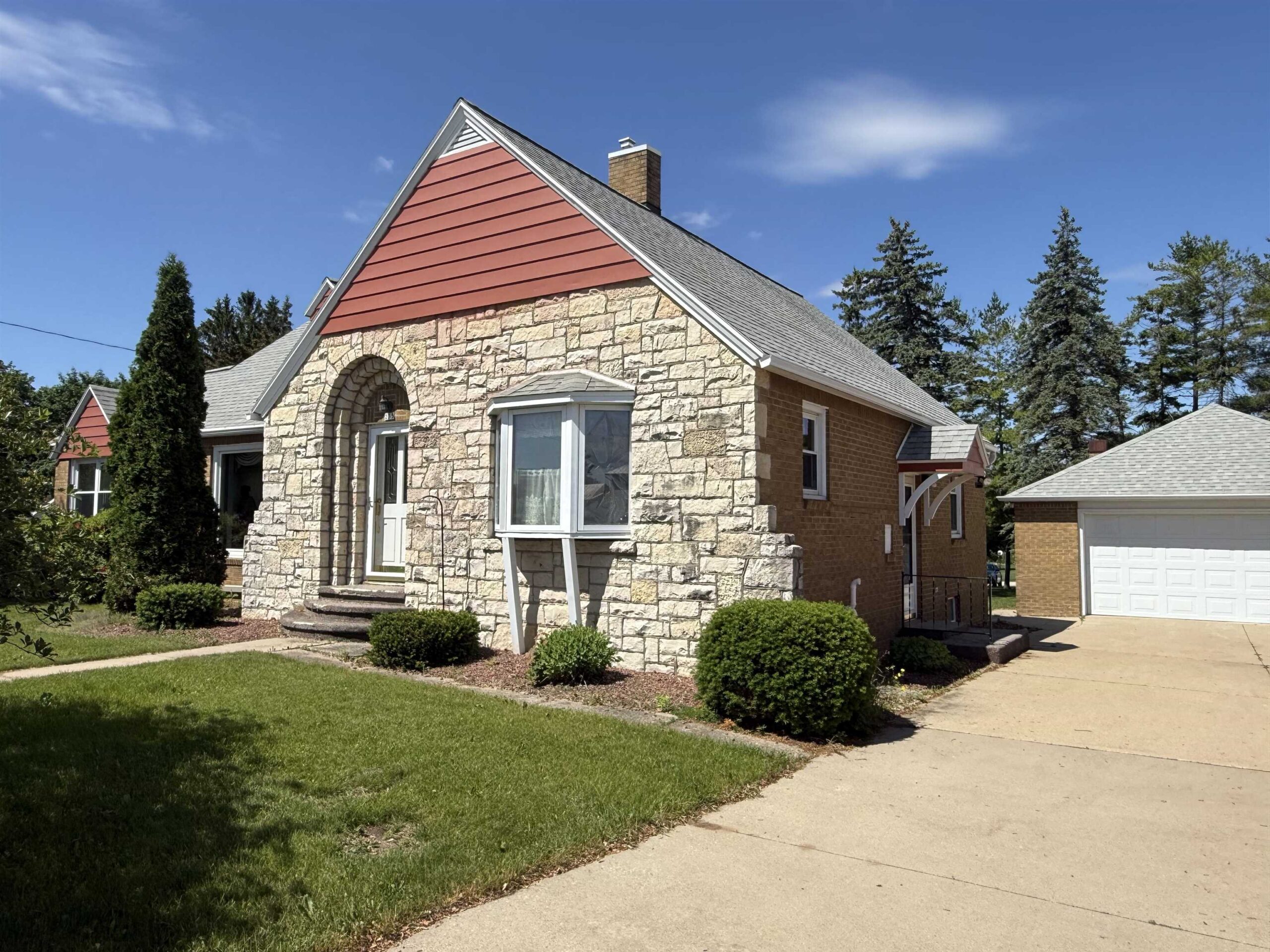 235 S ROSERA Street property preview photograph