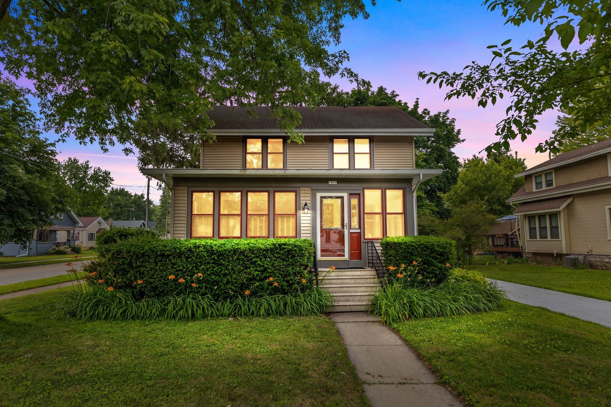 1863 DOTY Street property preview photograph