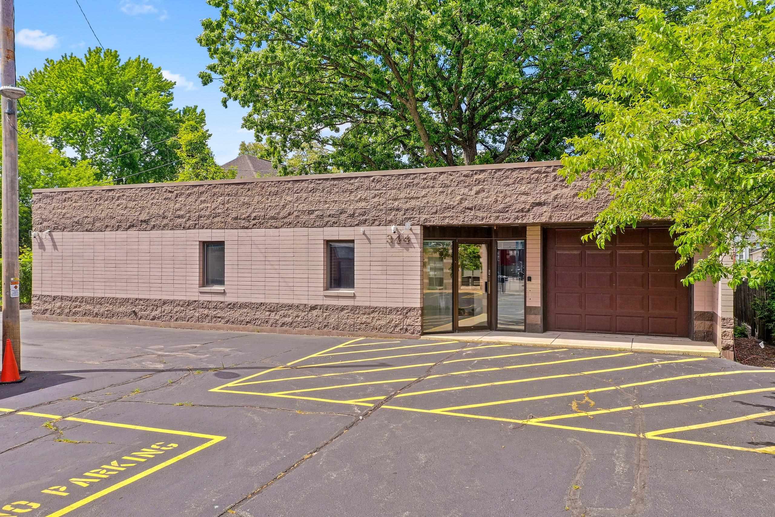 344 CHUTE Street property preview photograph