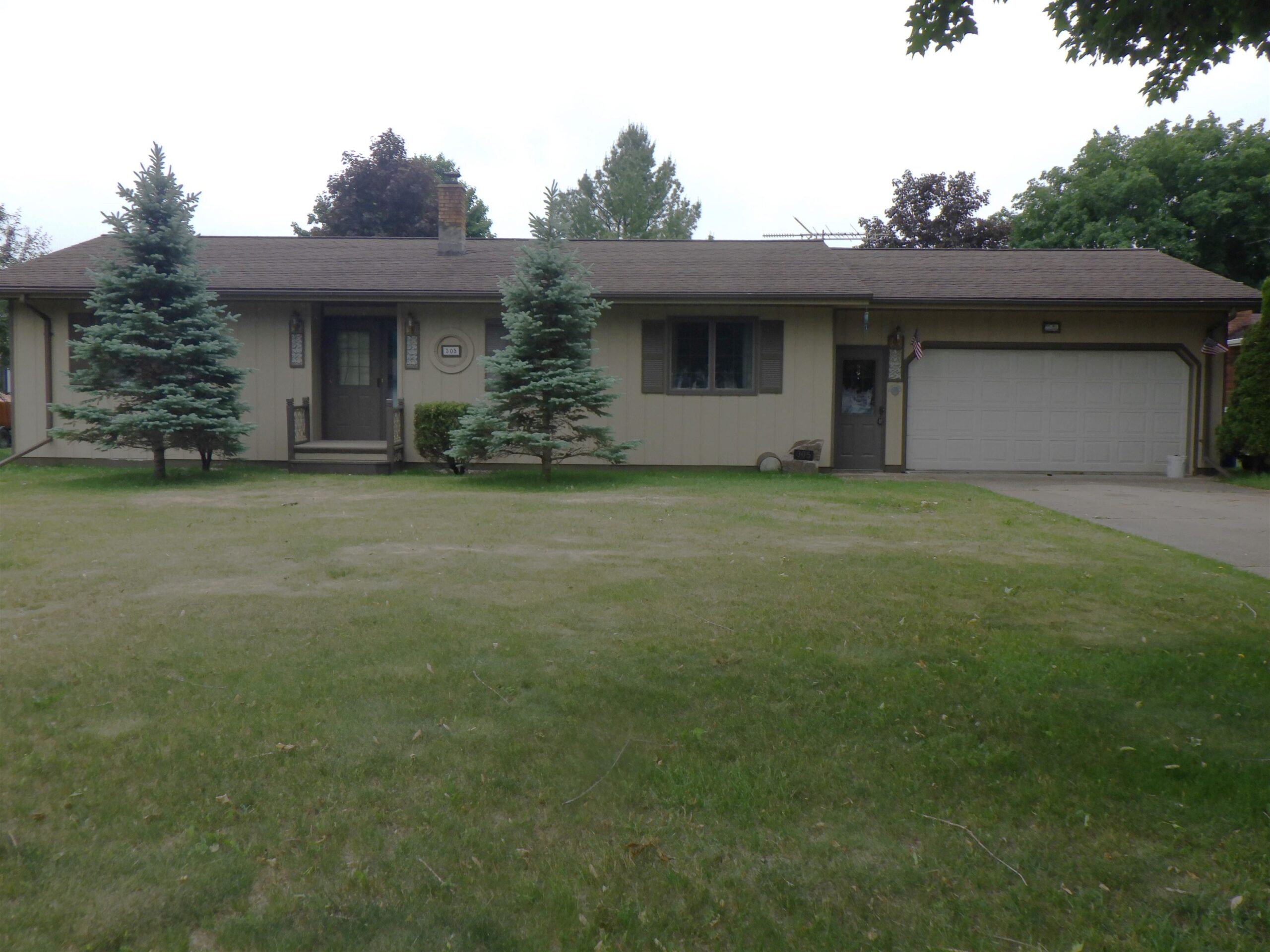 305 RIVERVIEW Drive property preview photograph