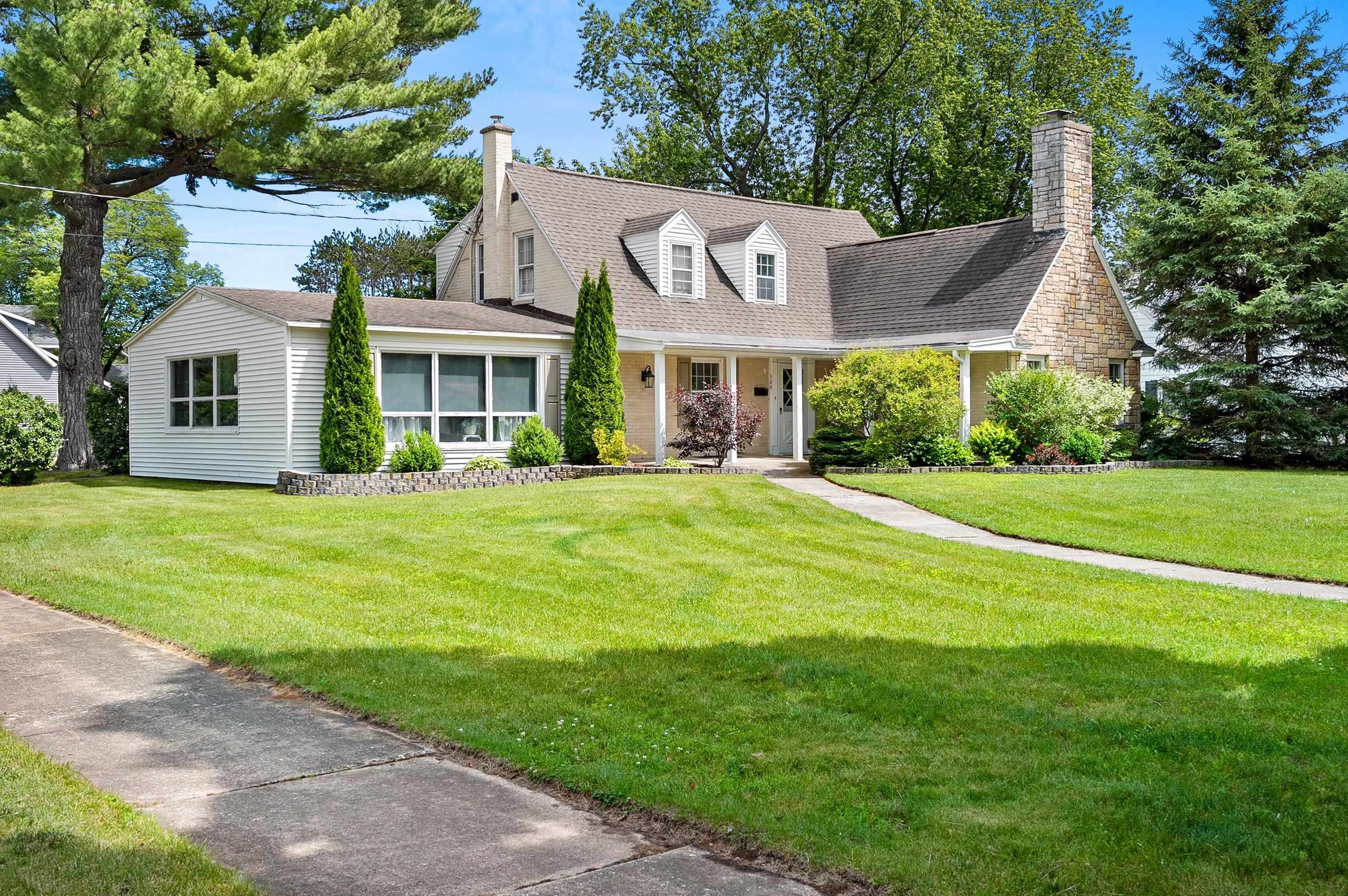 300 E FRONT Street property preview photograph