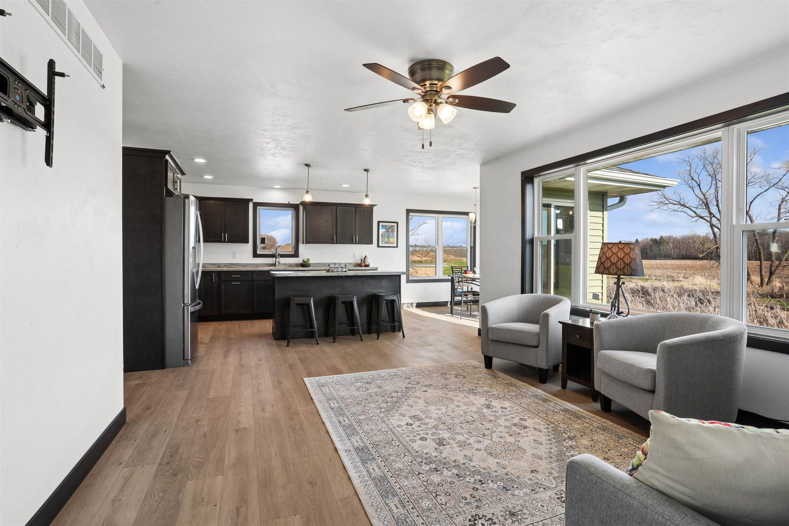 559 SUMMER Drive property preview photograph