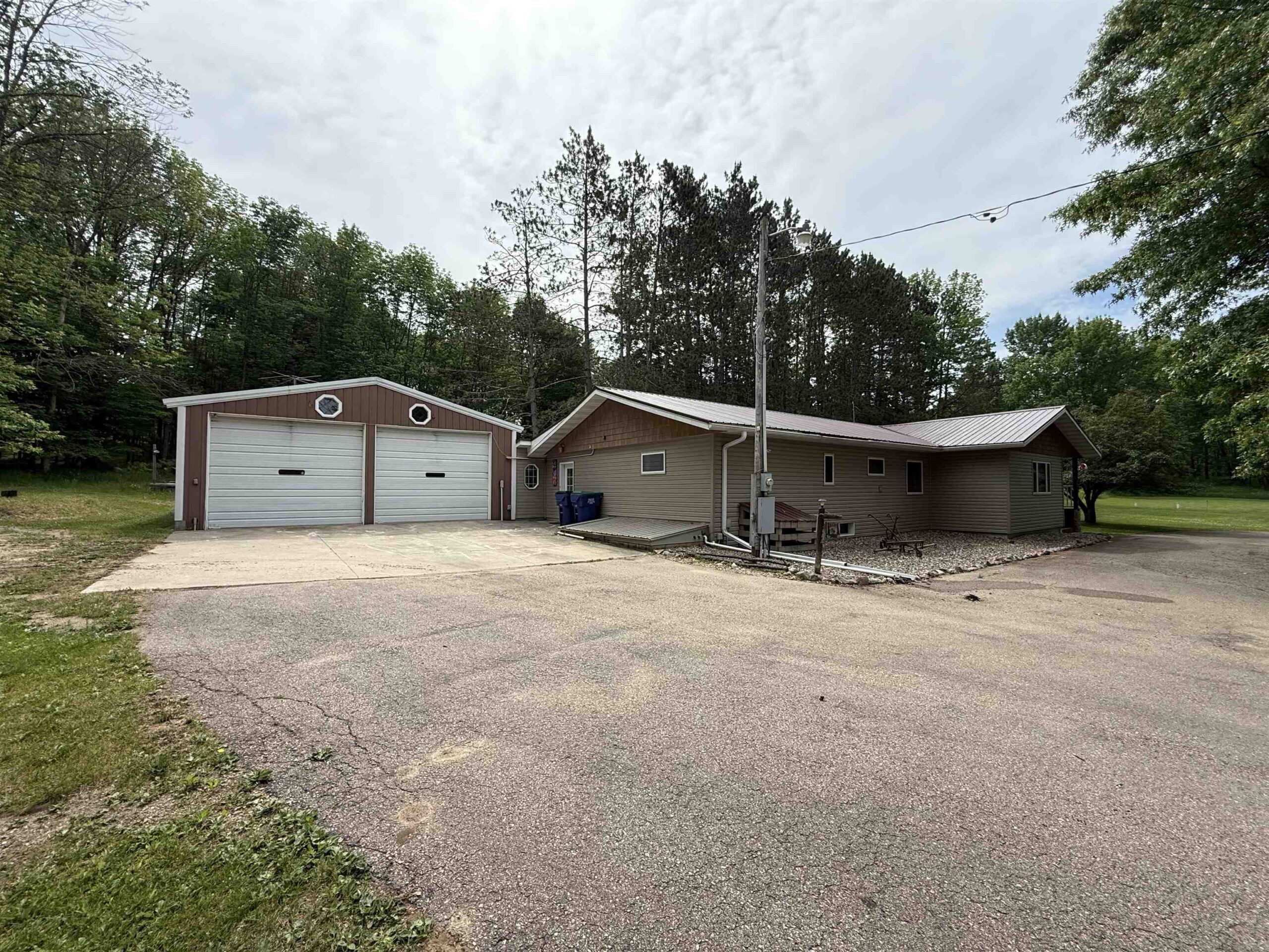 N7794 KOLPACK Lane property preview photograph