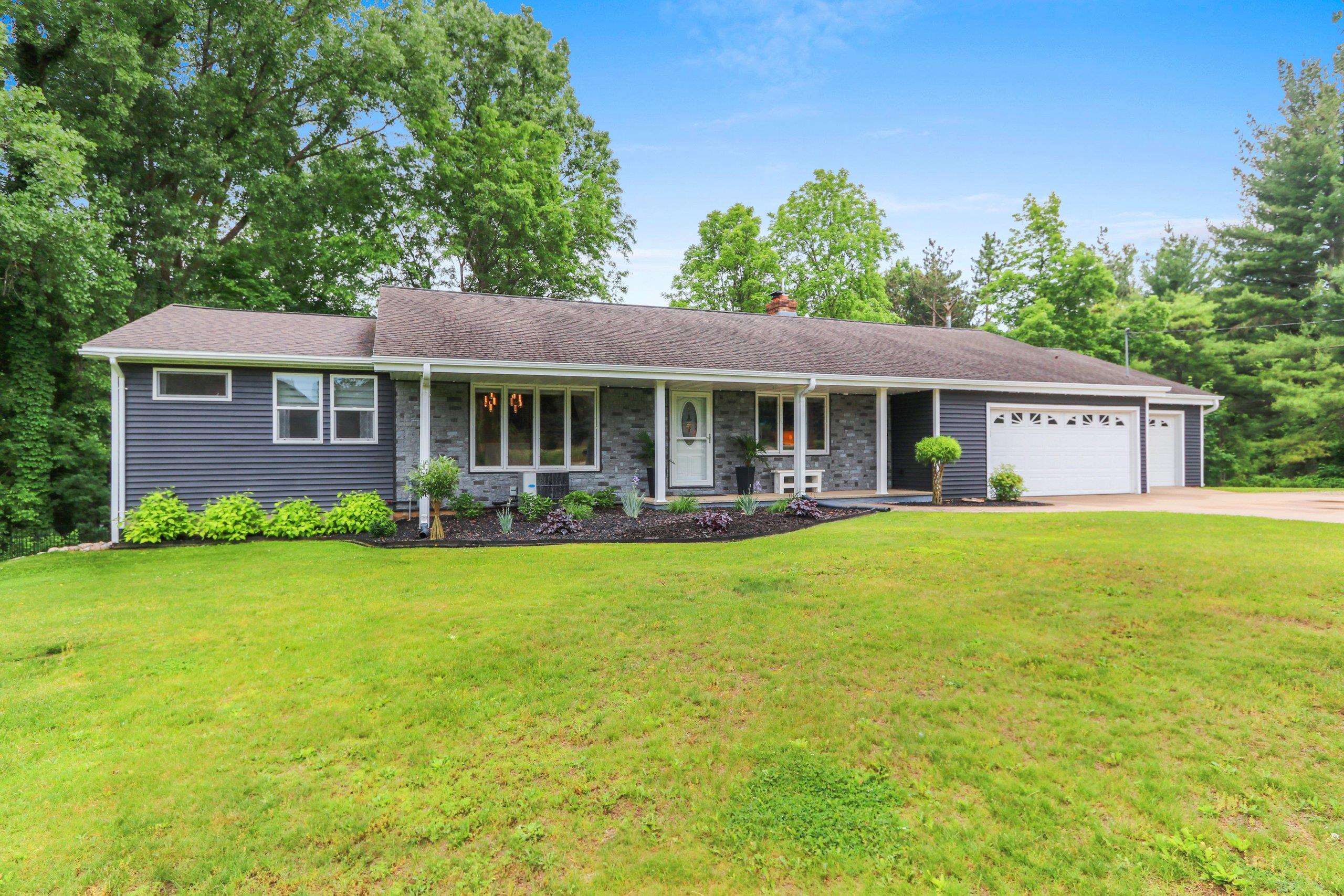 389 SUNLITE Drive property preview photograph