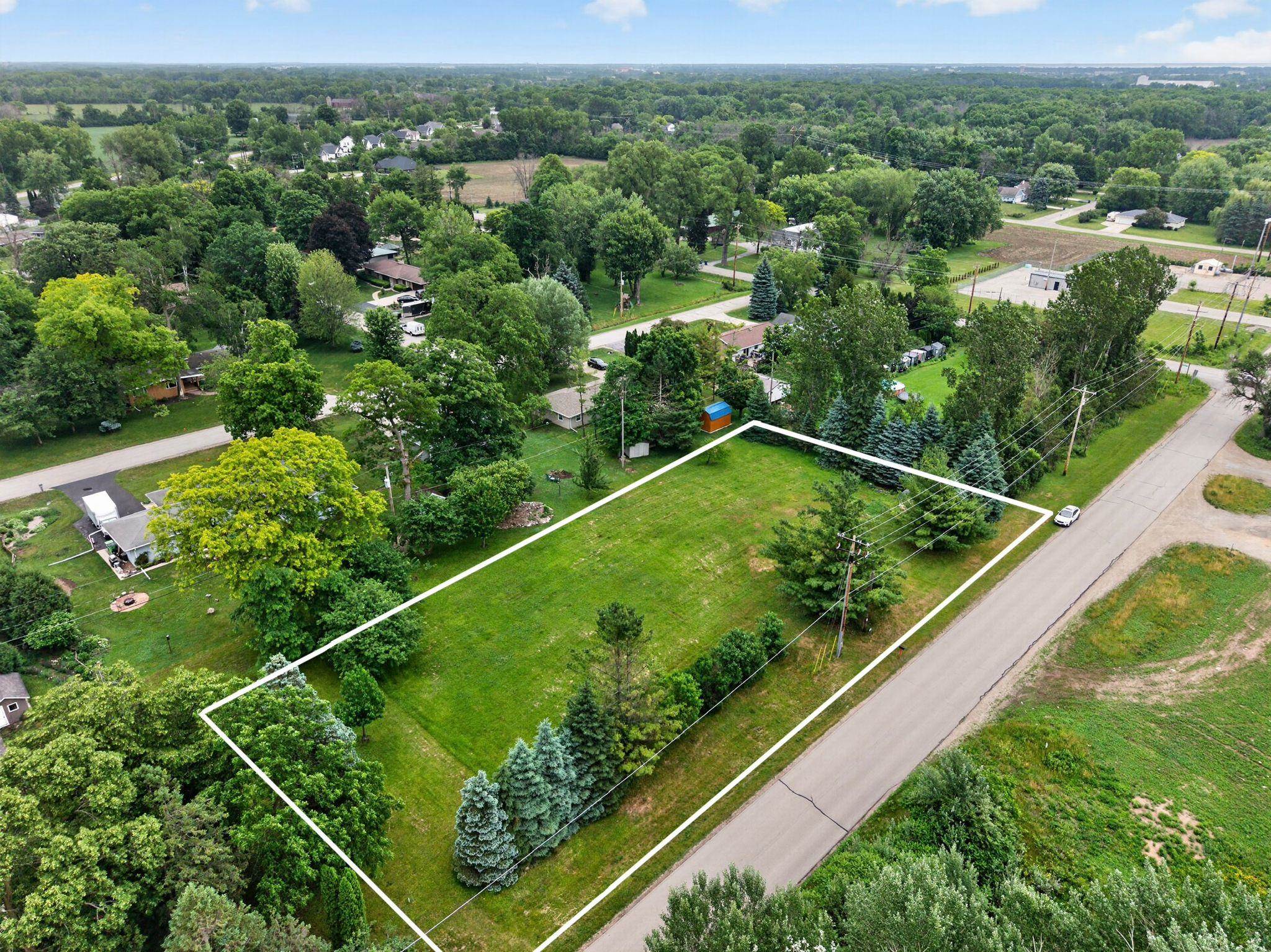 2524 BREEZEWOOD Lane property preview photograph
