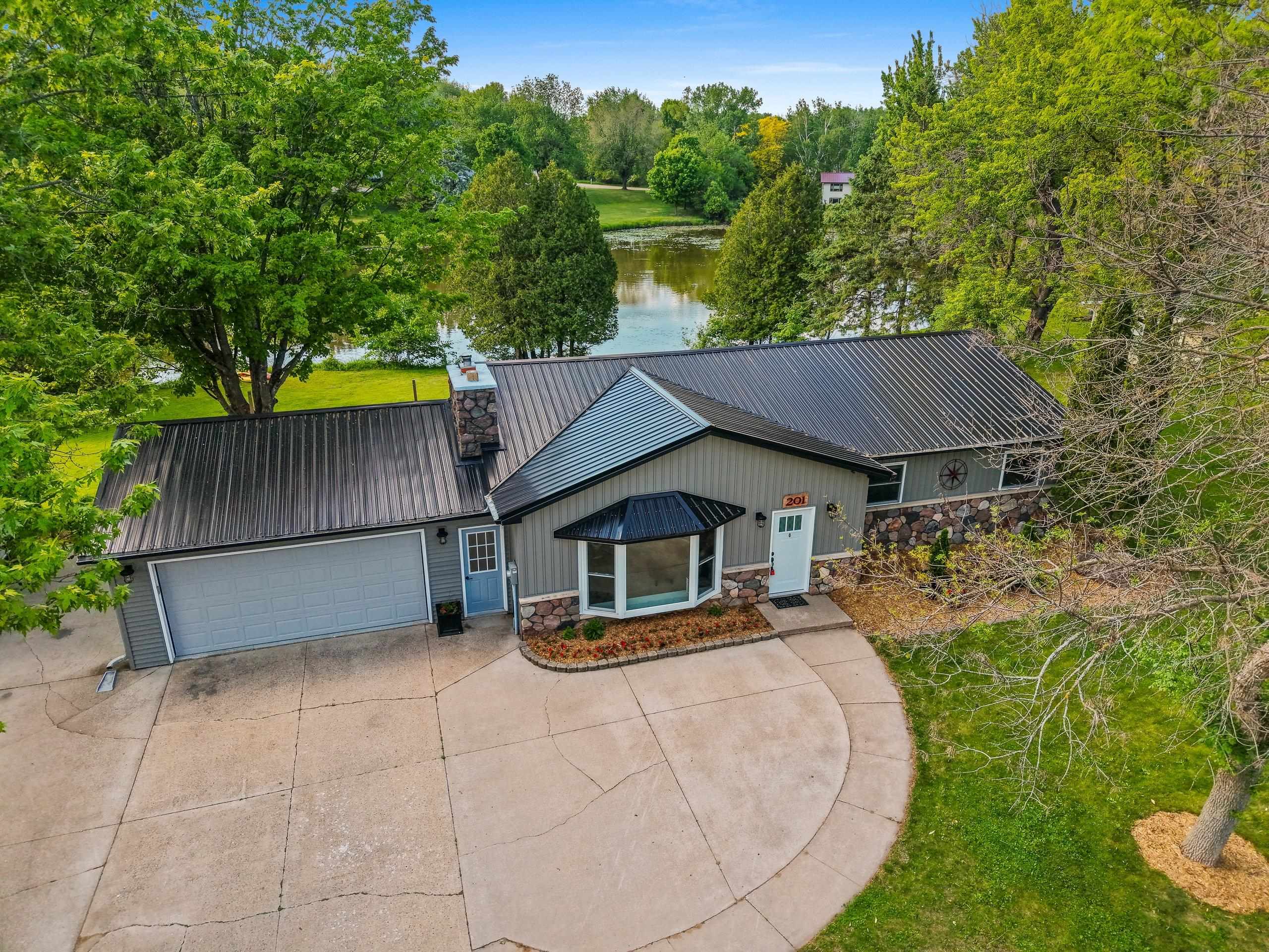 201 LAKESIDE Drive property preview photograph