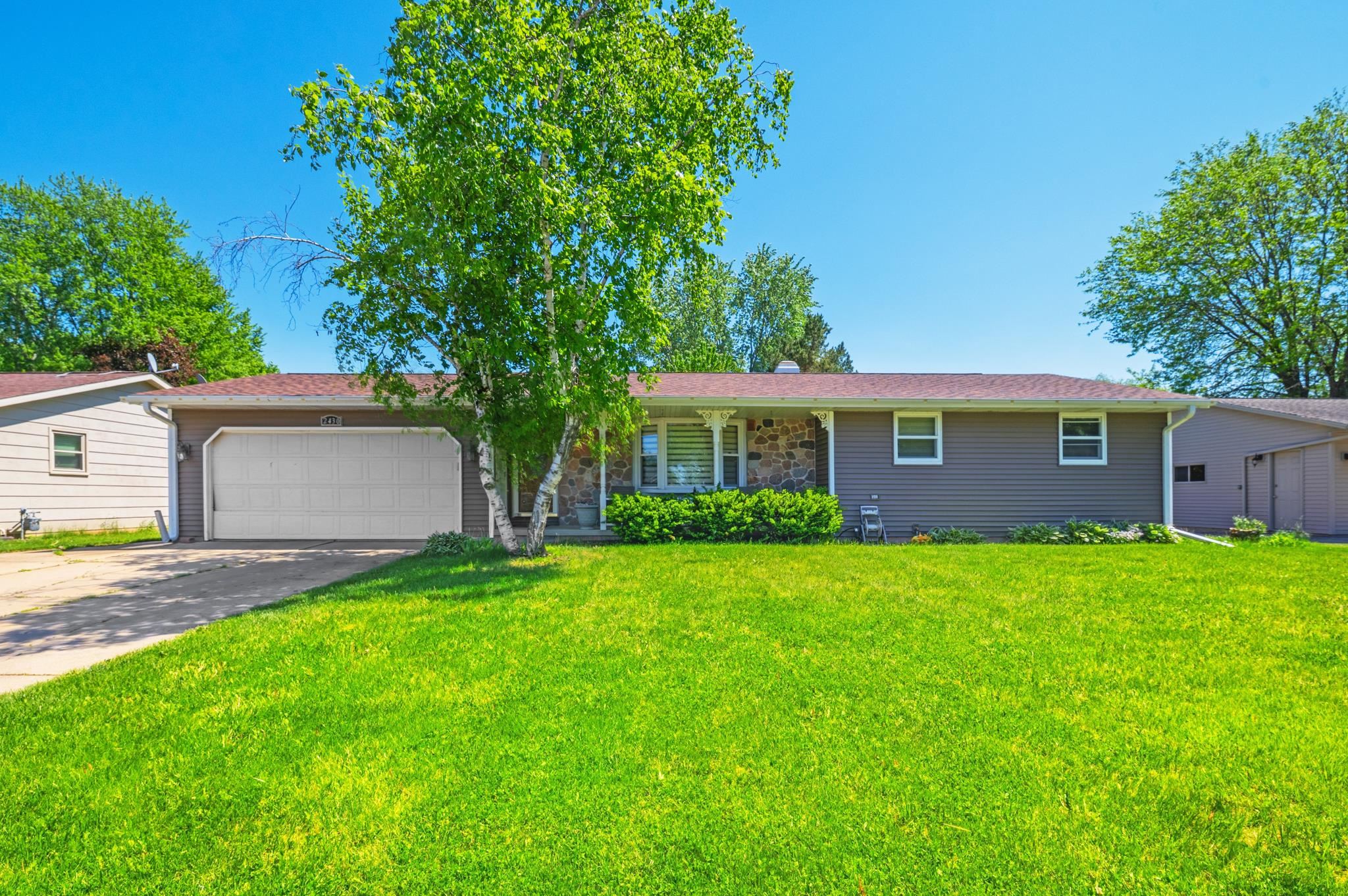 2430 HEATHER Road property preview photograph