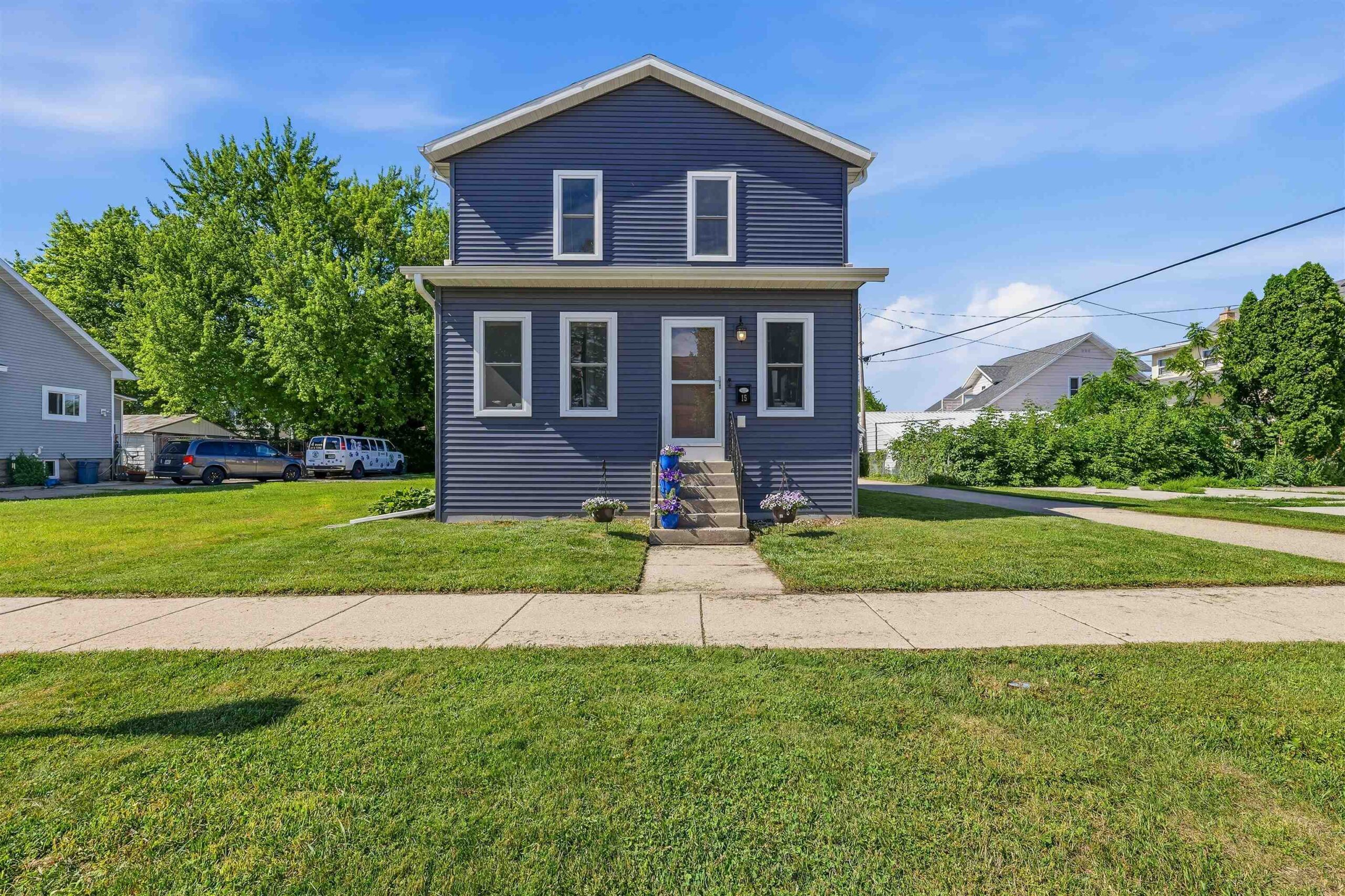15 W BANK Street property preview photograph