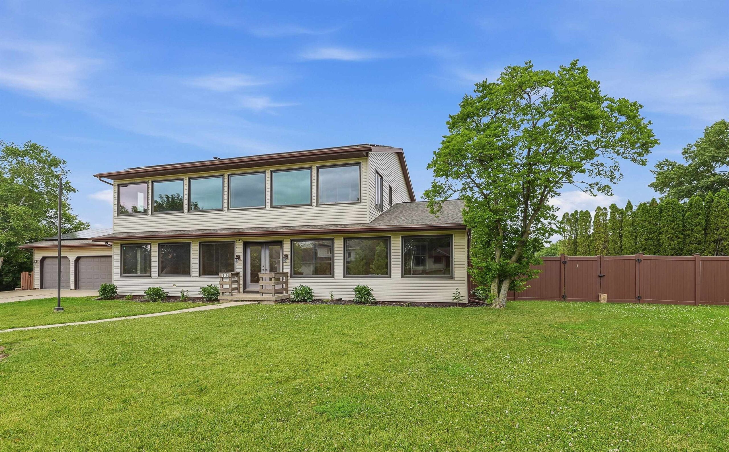 995 BIRCH TREE Lane property preview photograph