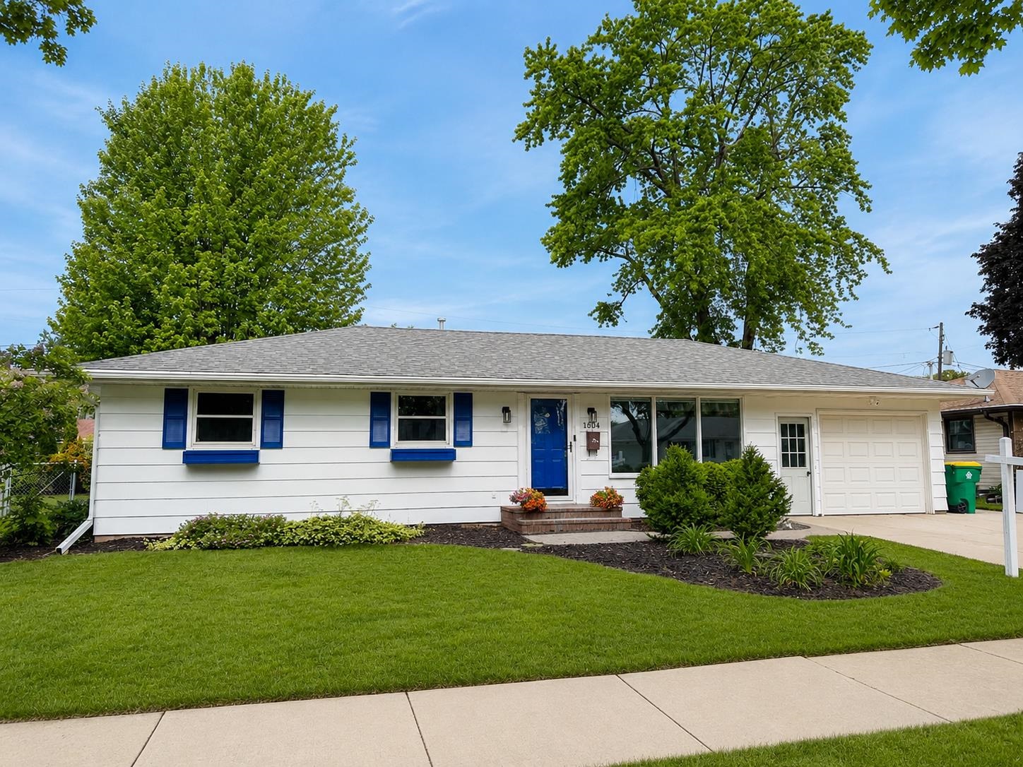 1604 WALLS Street property preview photograph