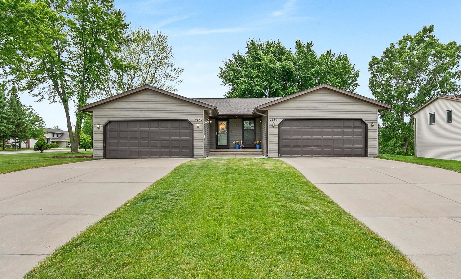 2730 AQUARIUS Road property preview photograph