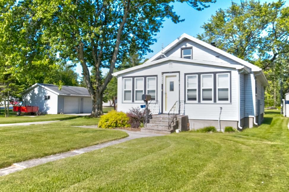 4131 10TH Street property preview photograph
