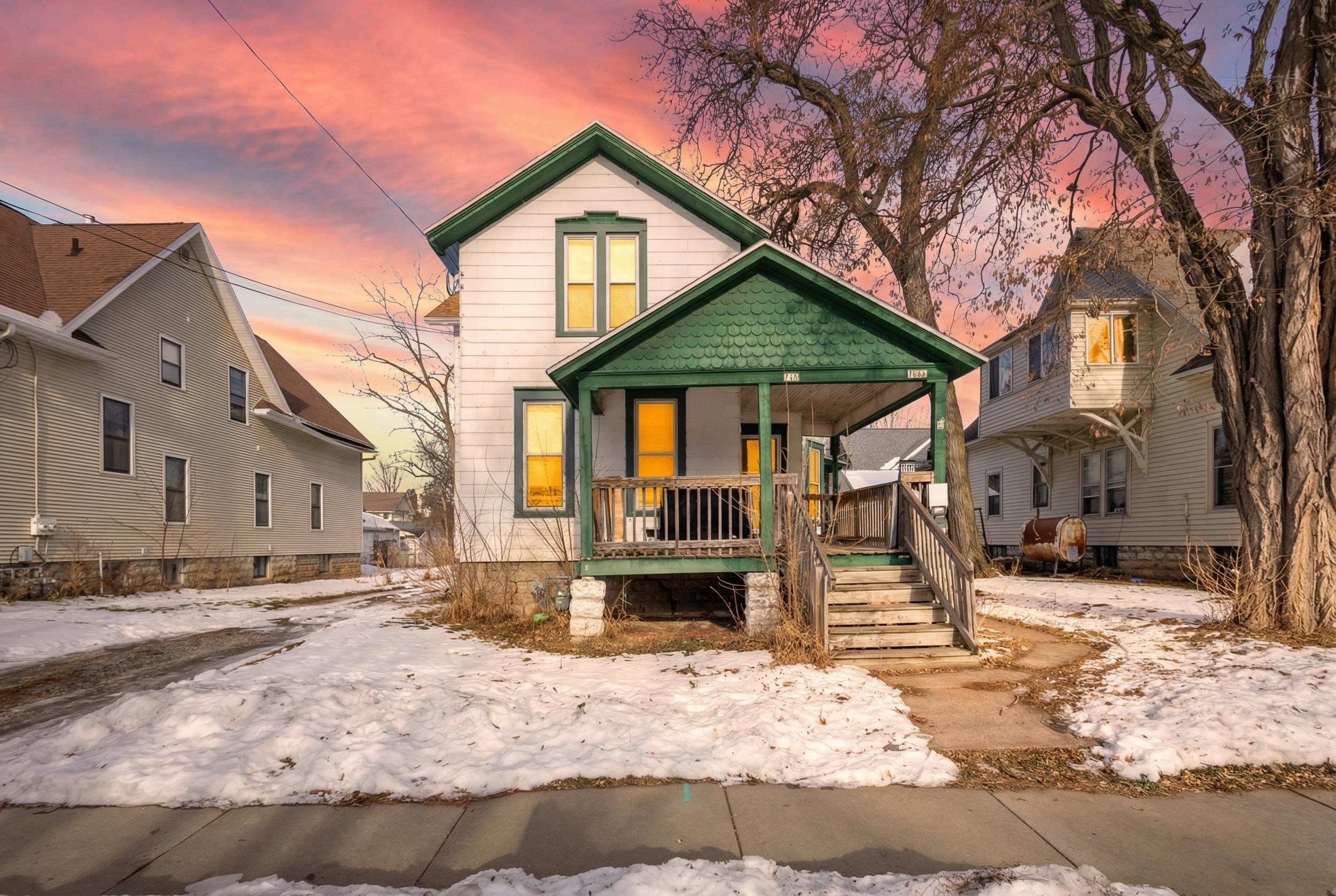 918 MERRITT Avenue property preview photograph