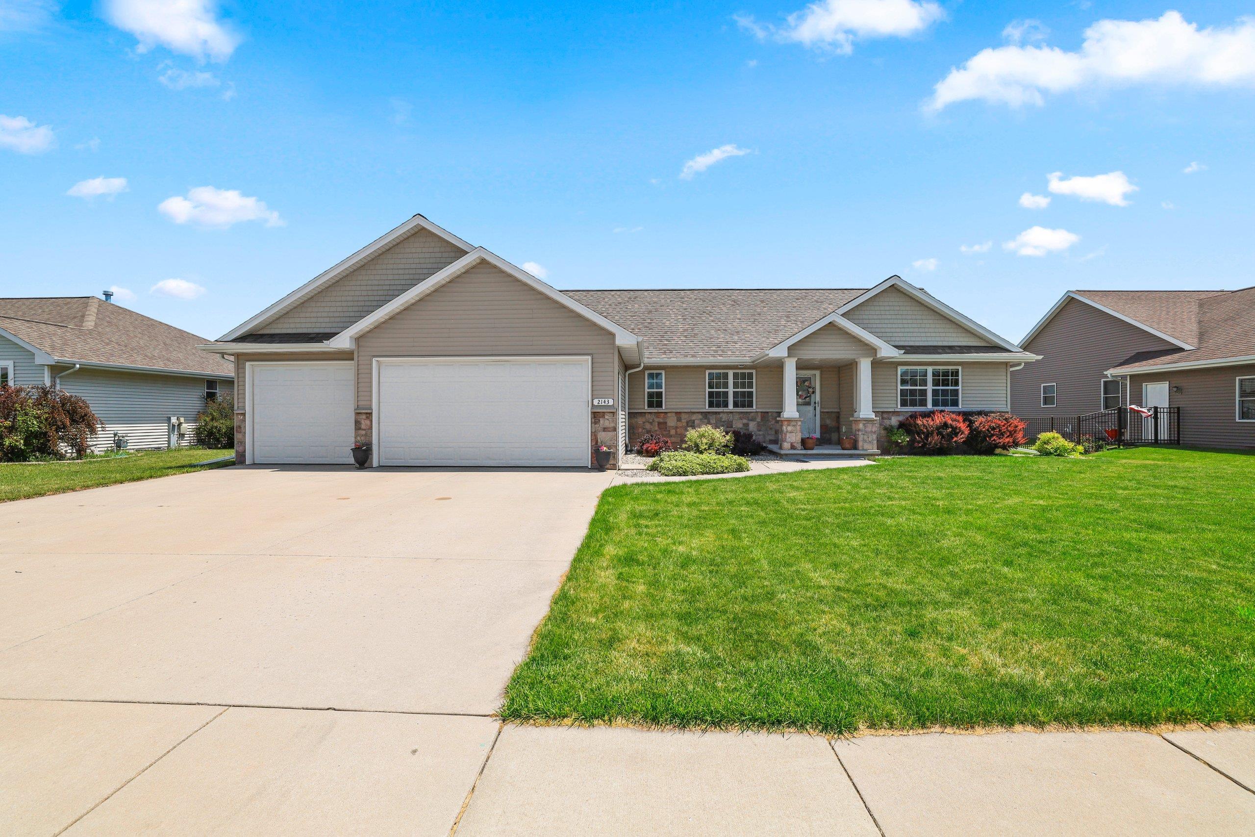 2143 W MELCORN Circle property preview photograph