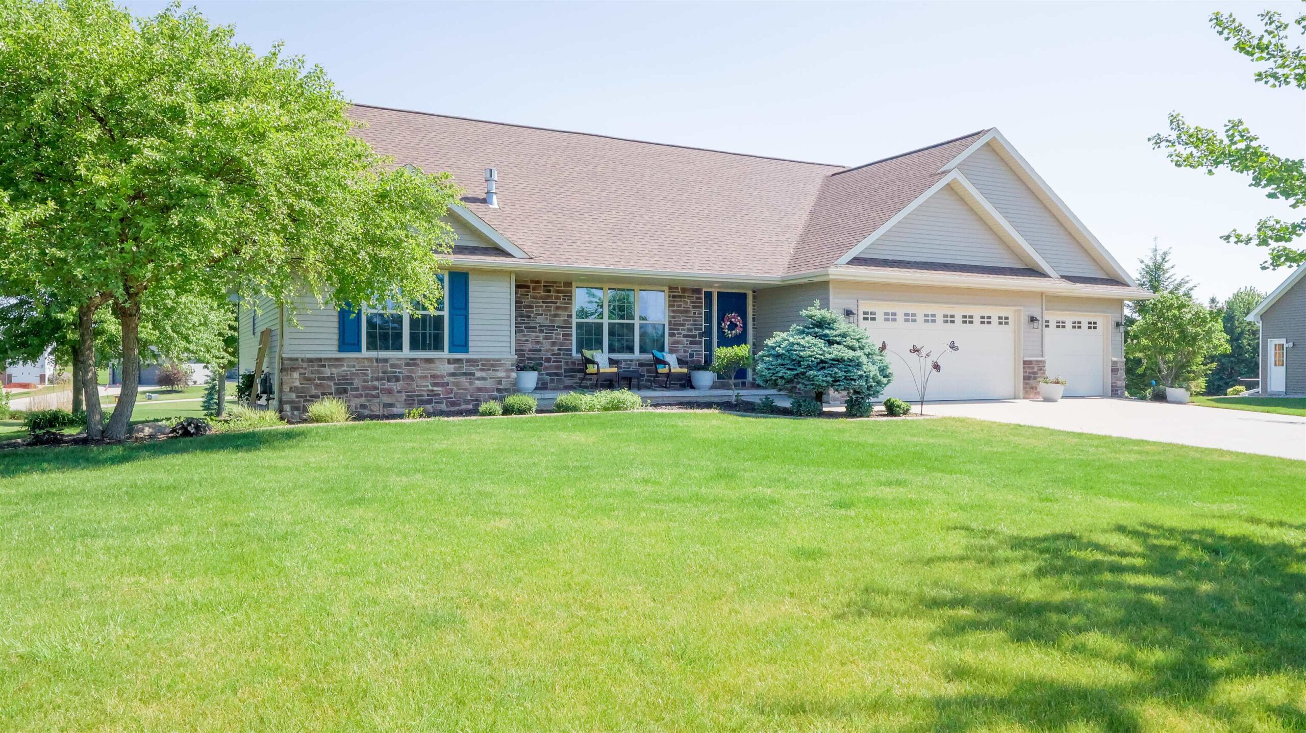 1024 N SUMMER BREEZE Lane property preview photograph