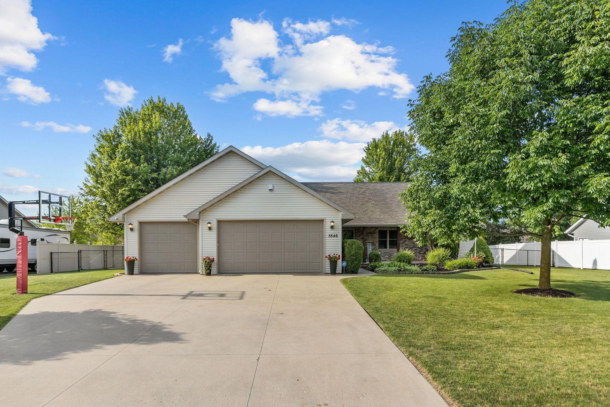 W5546 MUTZY Way property preview photograph