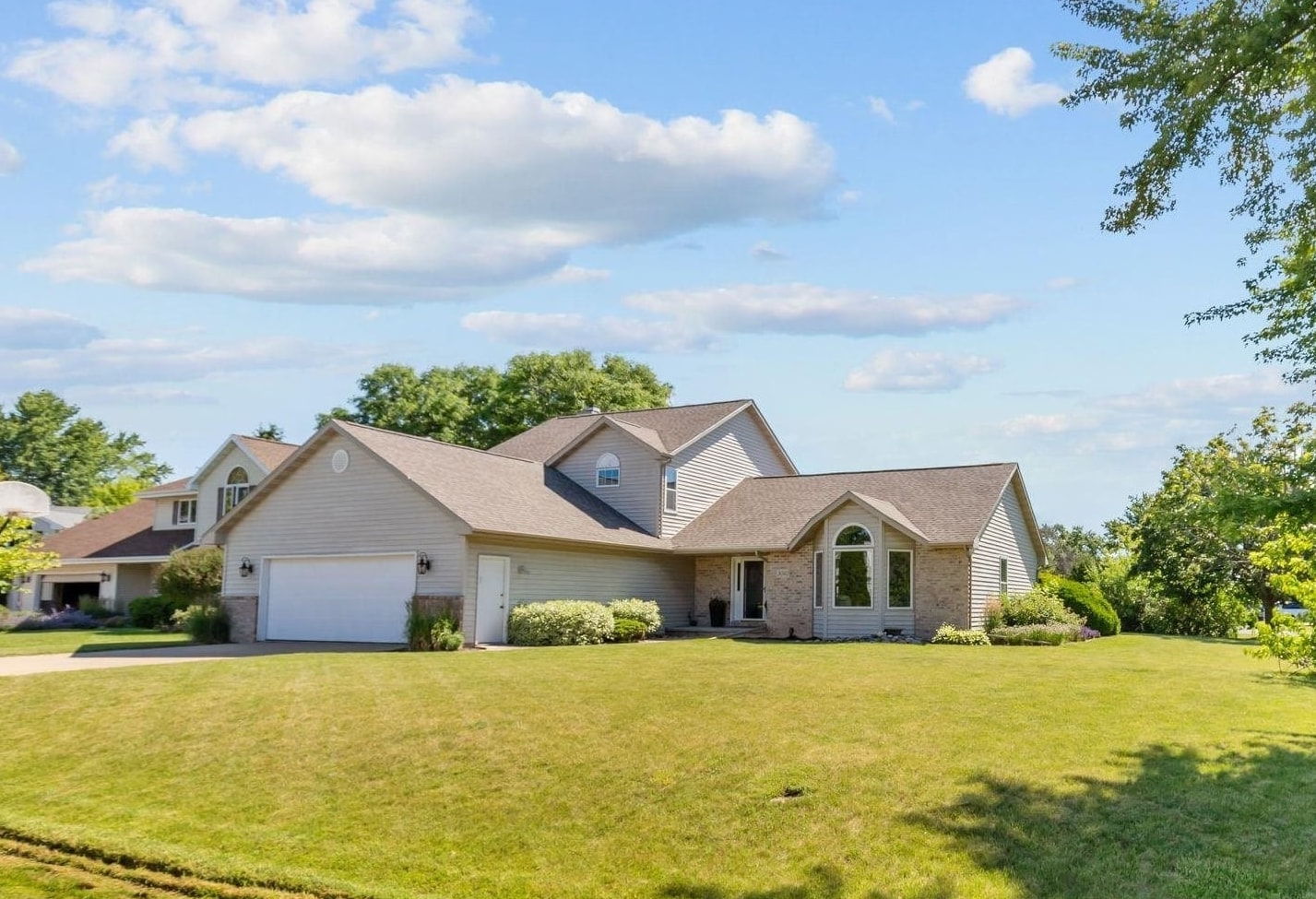 3040 PARK LAWN Court property preview photograph