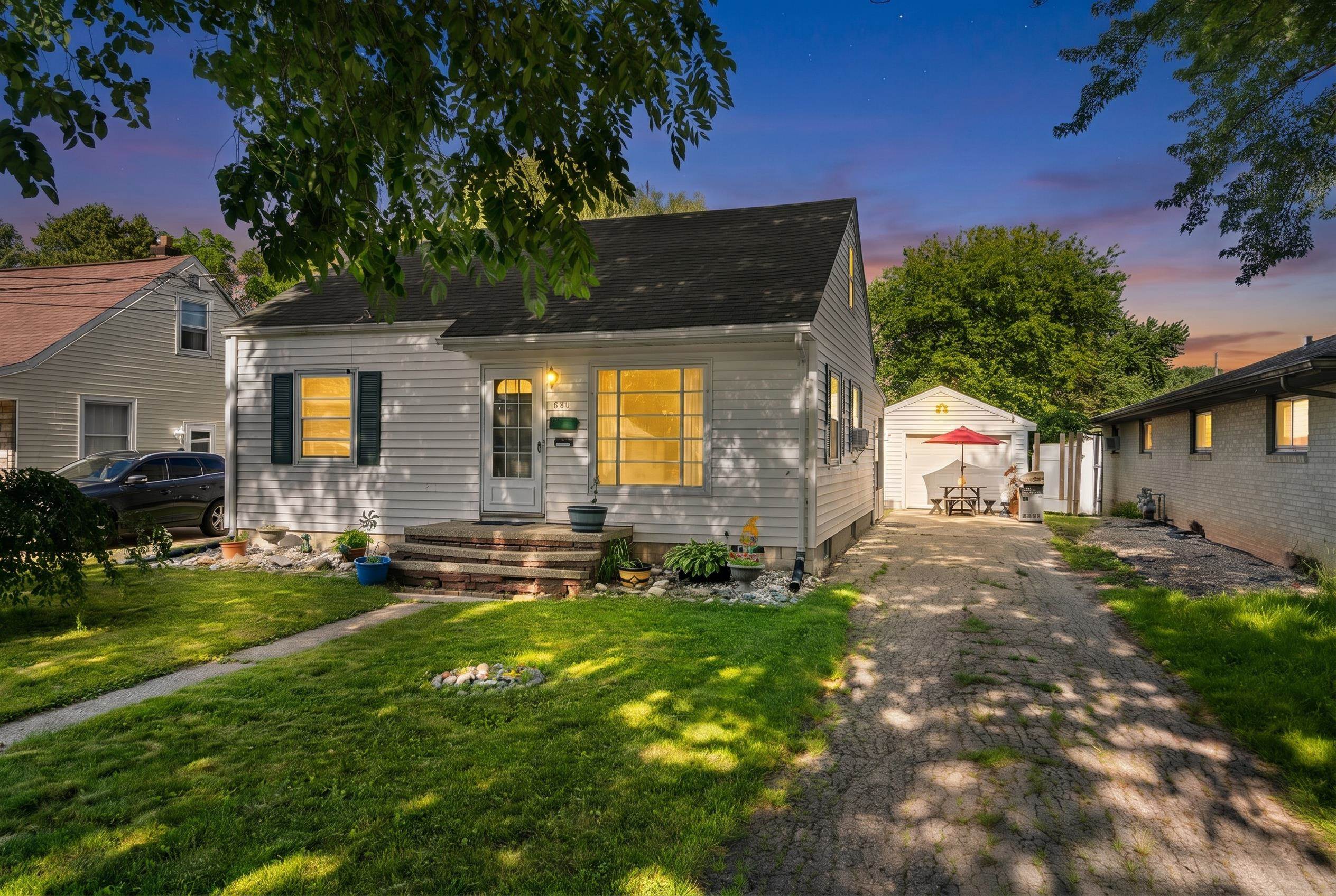 641 STATE Street property preview photograph