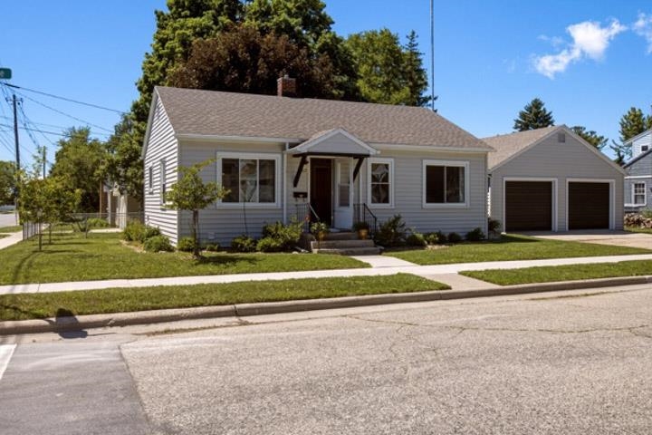 907 N 7TH Avenue property preview photograph