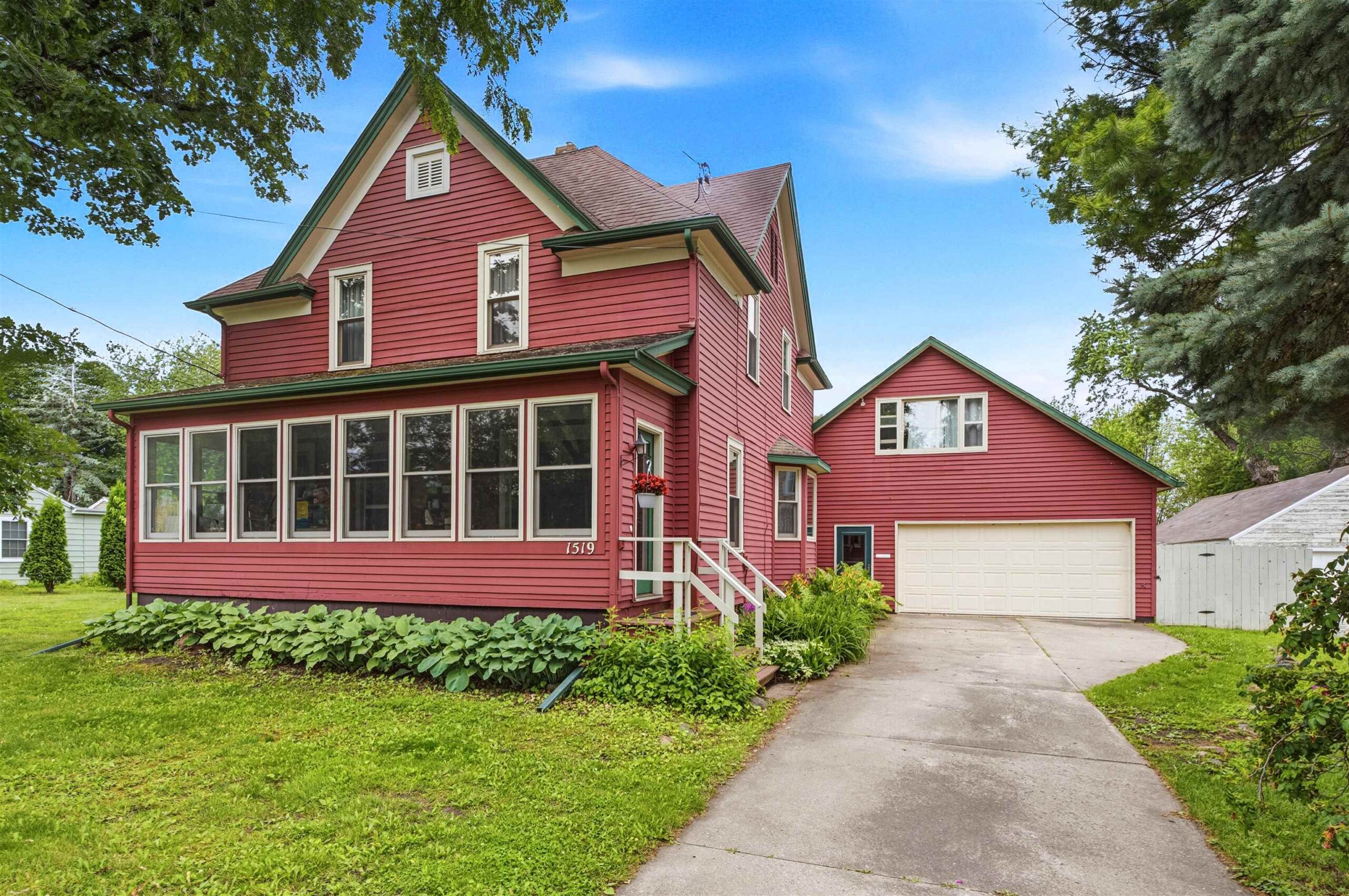 1519 S KERNAN Avenue property preview photograph