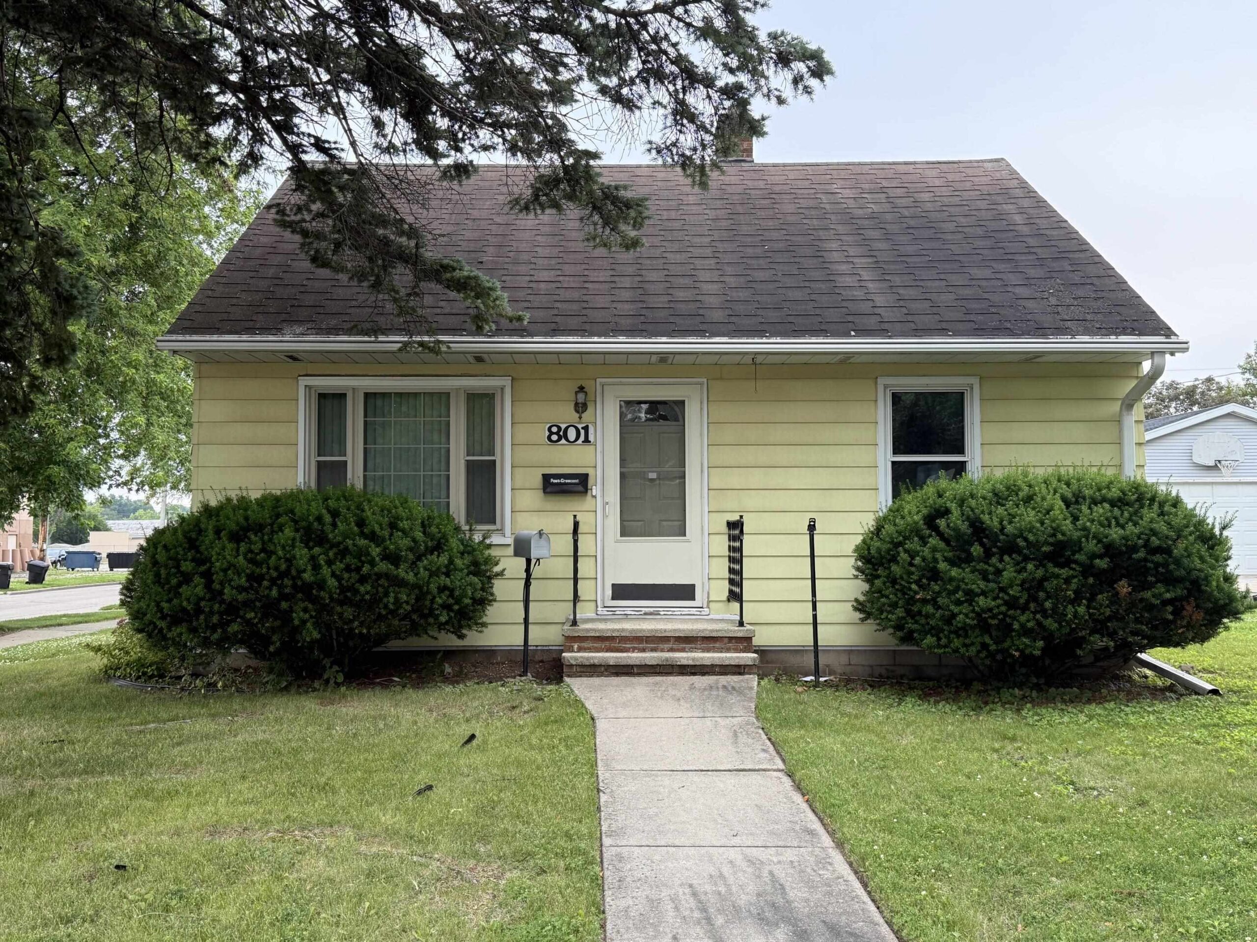 801 W GLENDALE Avenue property preview photograph