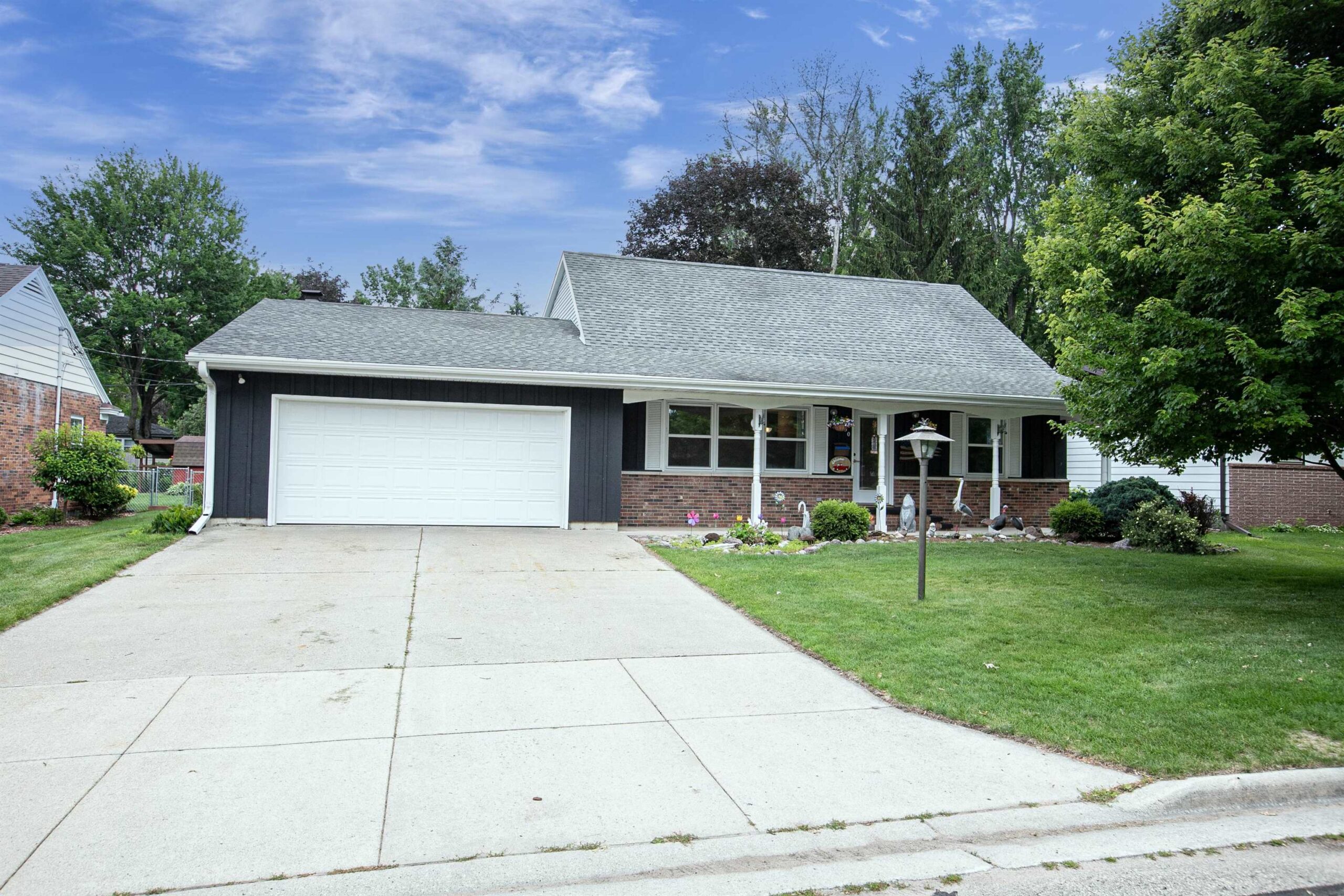 430 FAIRVIEW Way property preview photograph