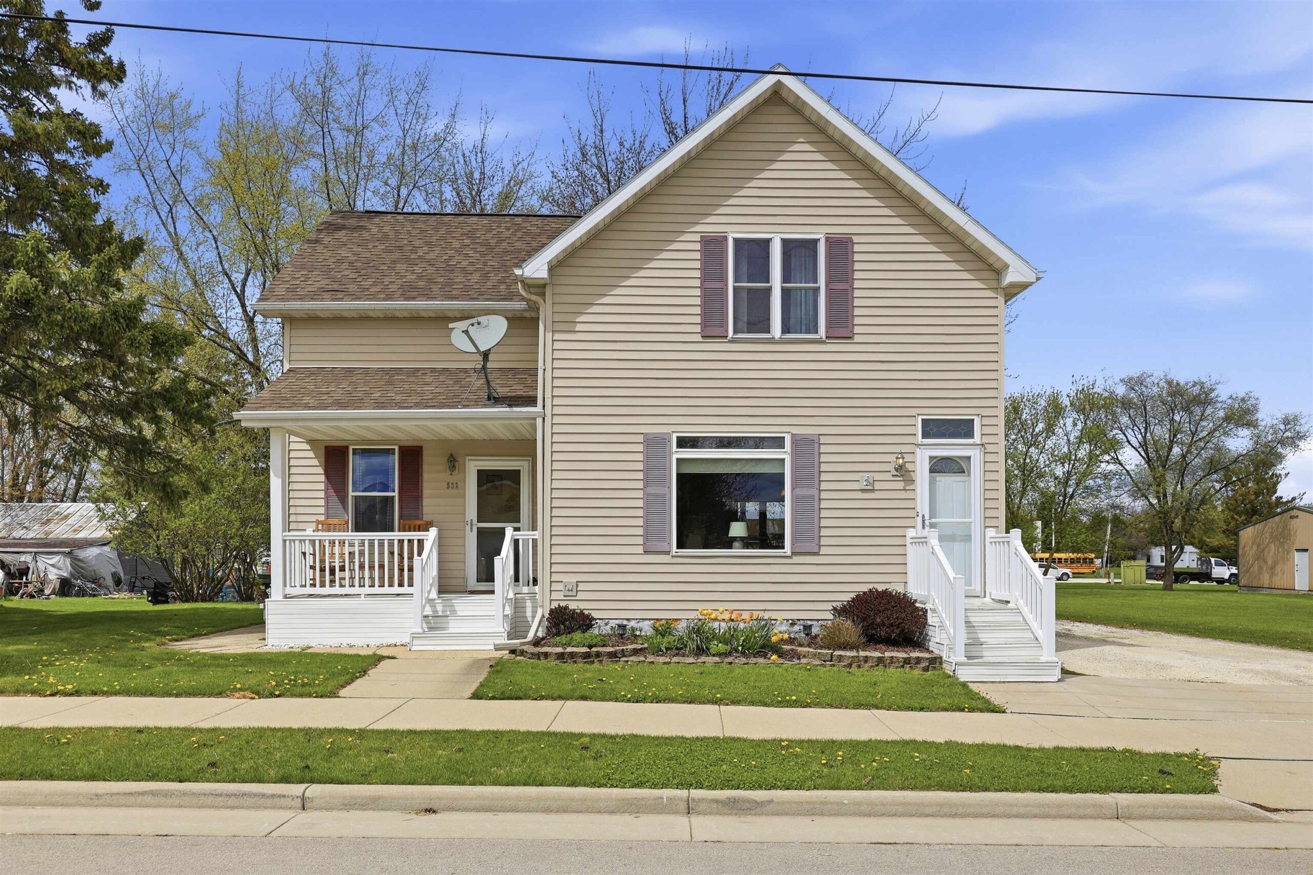 532 MILL Street property preview photograph