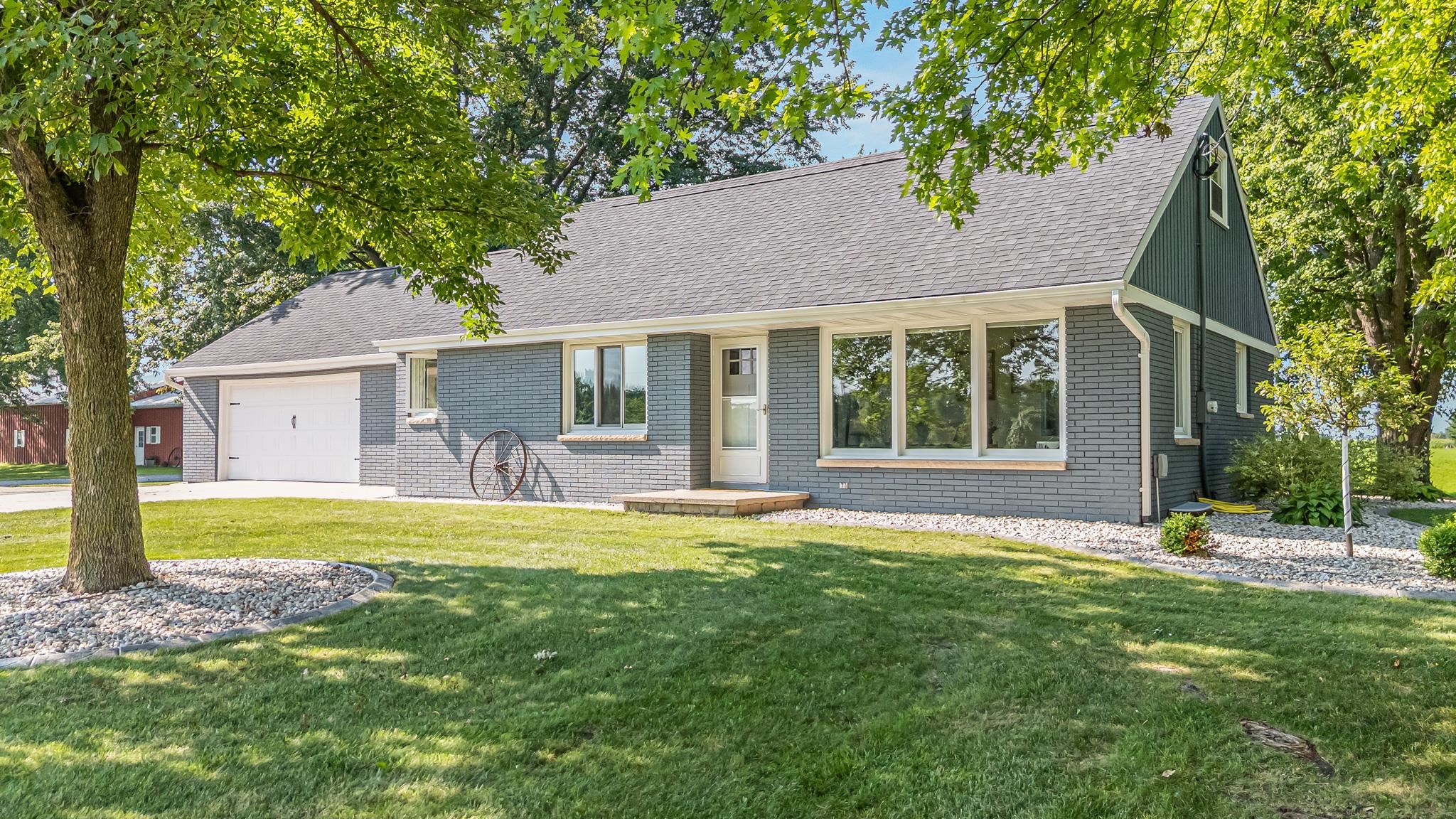 W1720 COUNTY RD UU property preview photograph