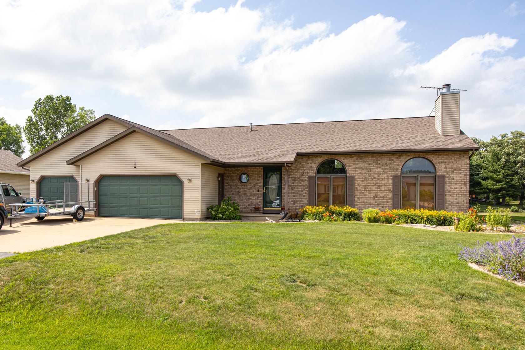 3318 CREEK SIDE Drive property preview photograph