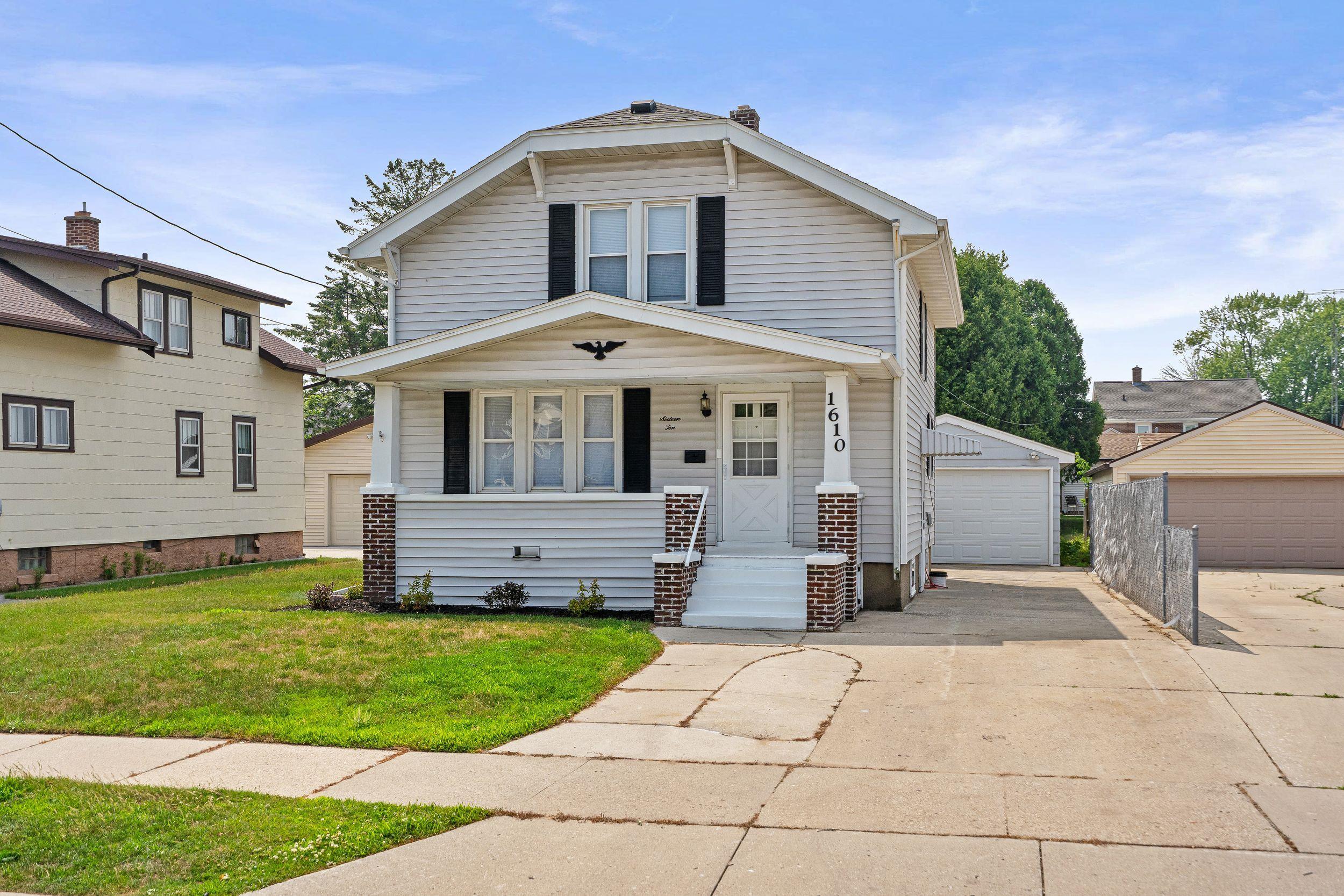 1610 S 14TH Street property preview photograph