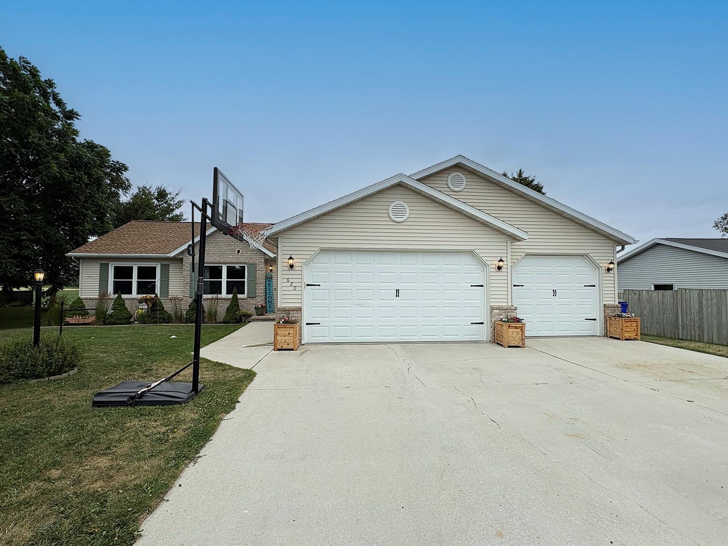 620 N PACKER Drive property preview photograph