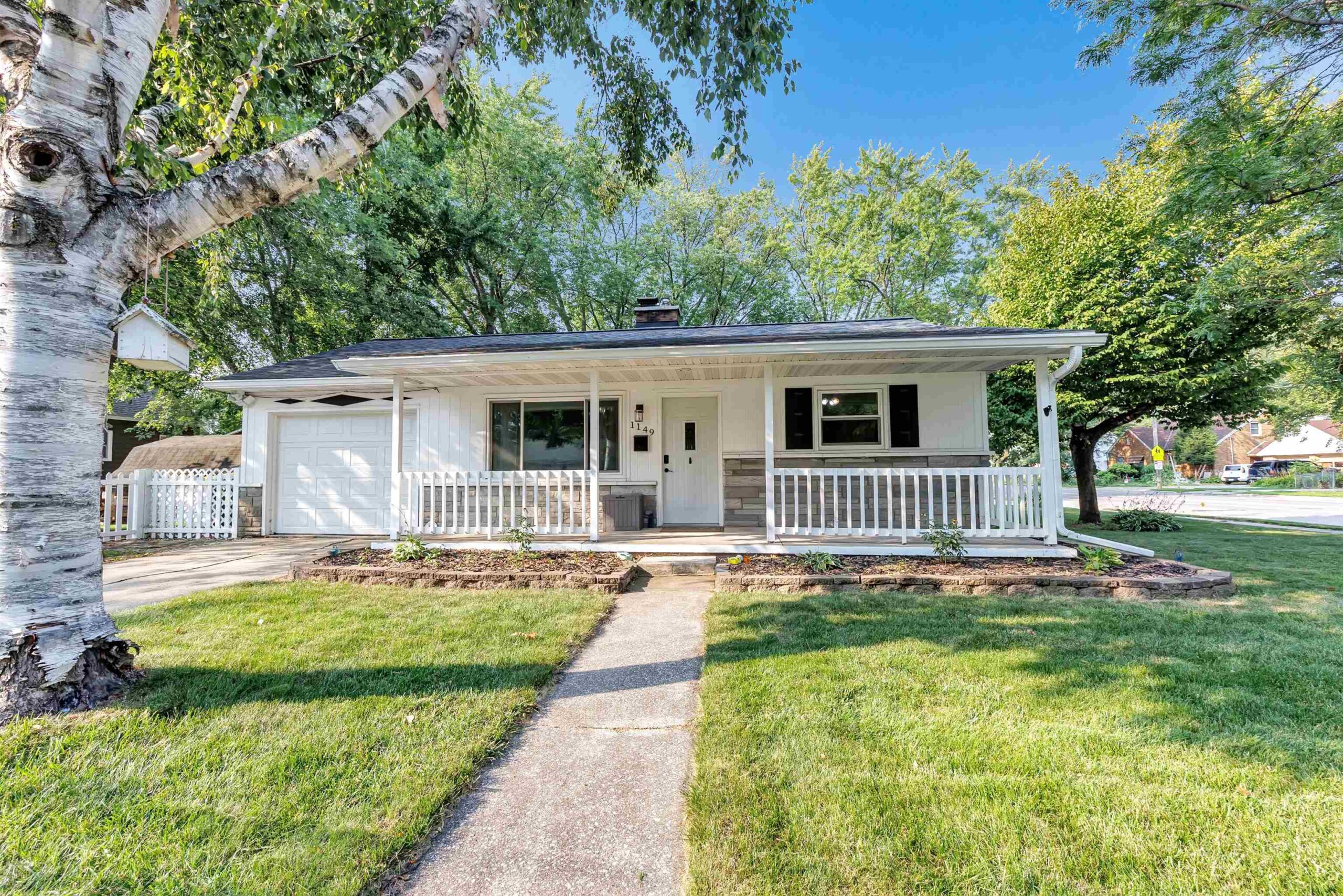 1149 LANGLADE Avenue property preview photograph