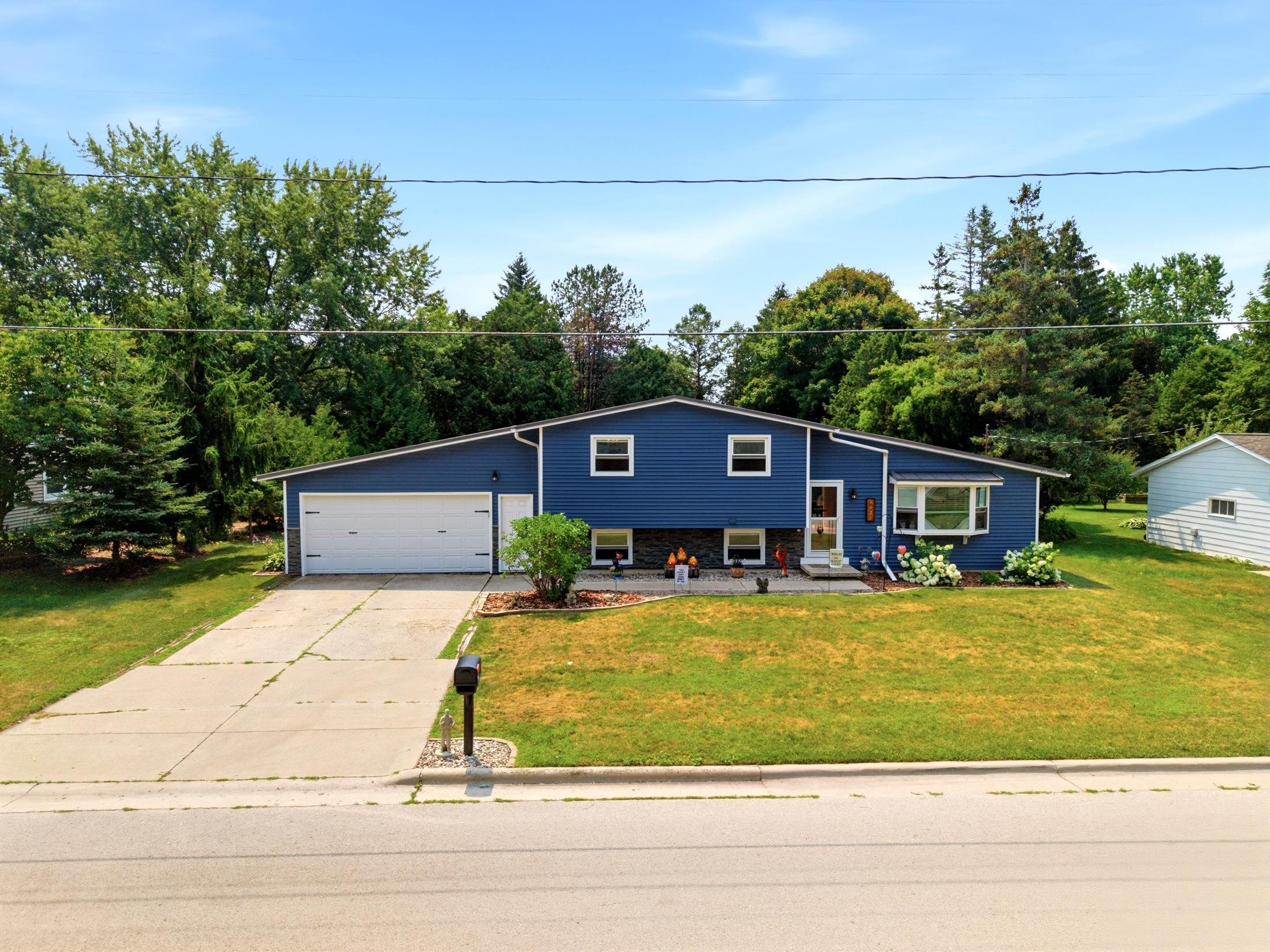 1623 UTAH Street property preview photograph