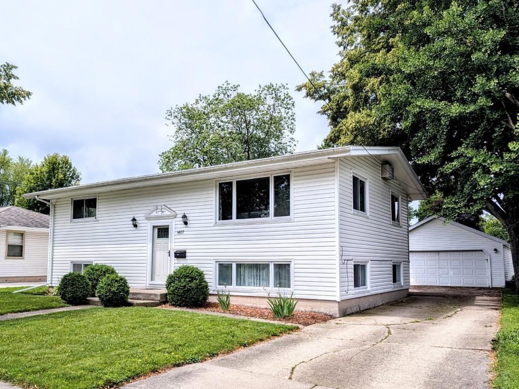 1407 S KERNAN Avenue property preview photograph