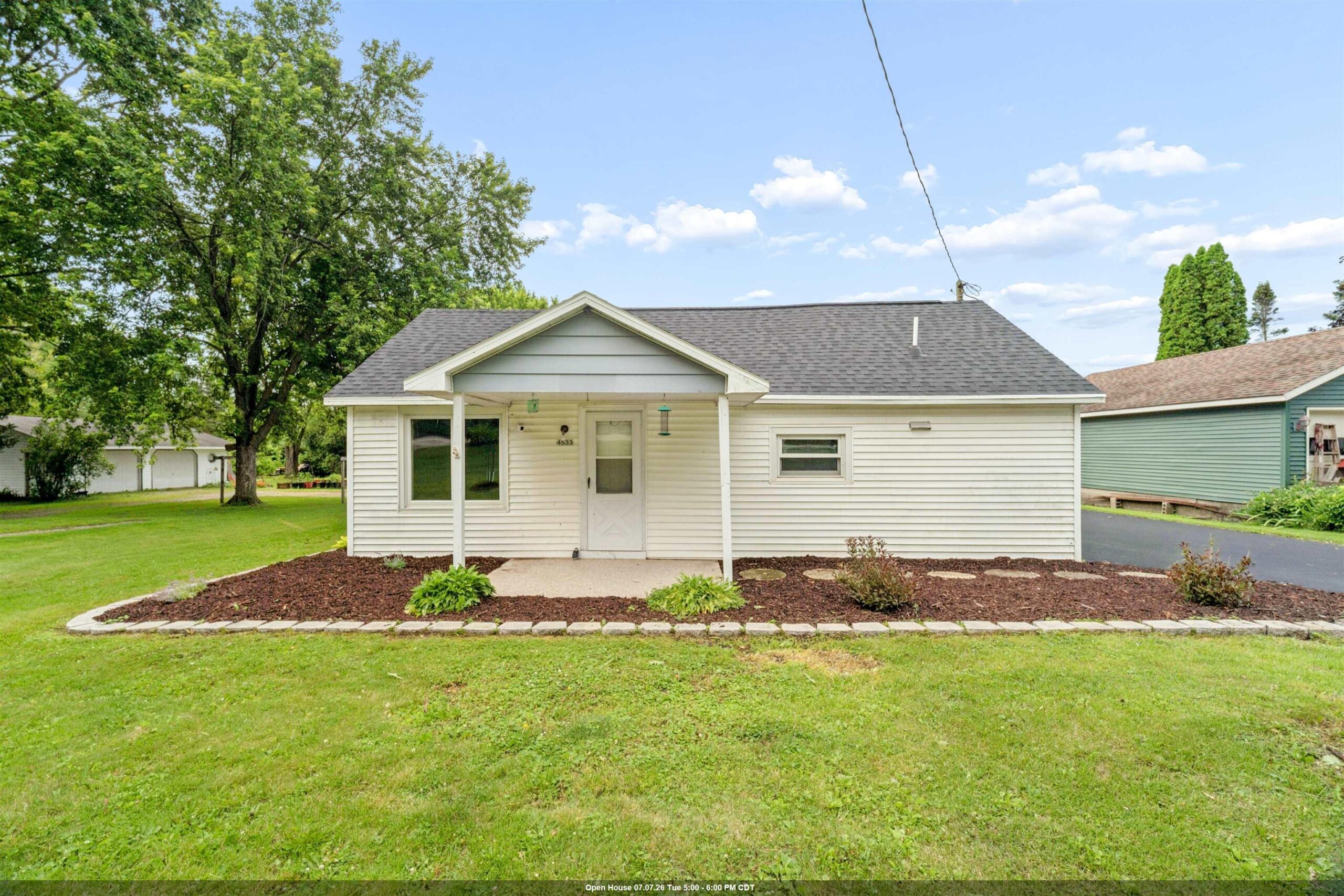 4533 GRANDVIEW Road property preview photograph