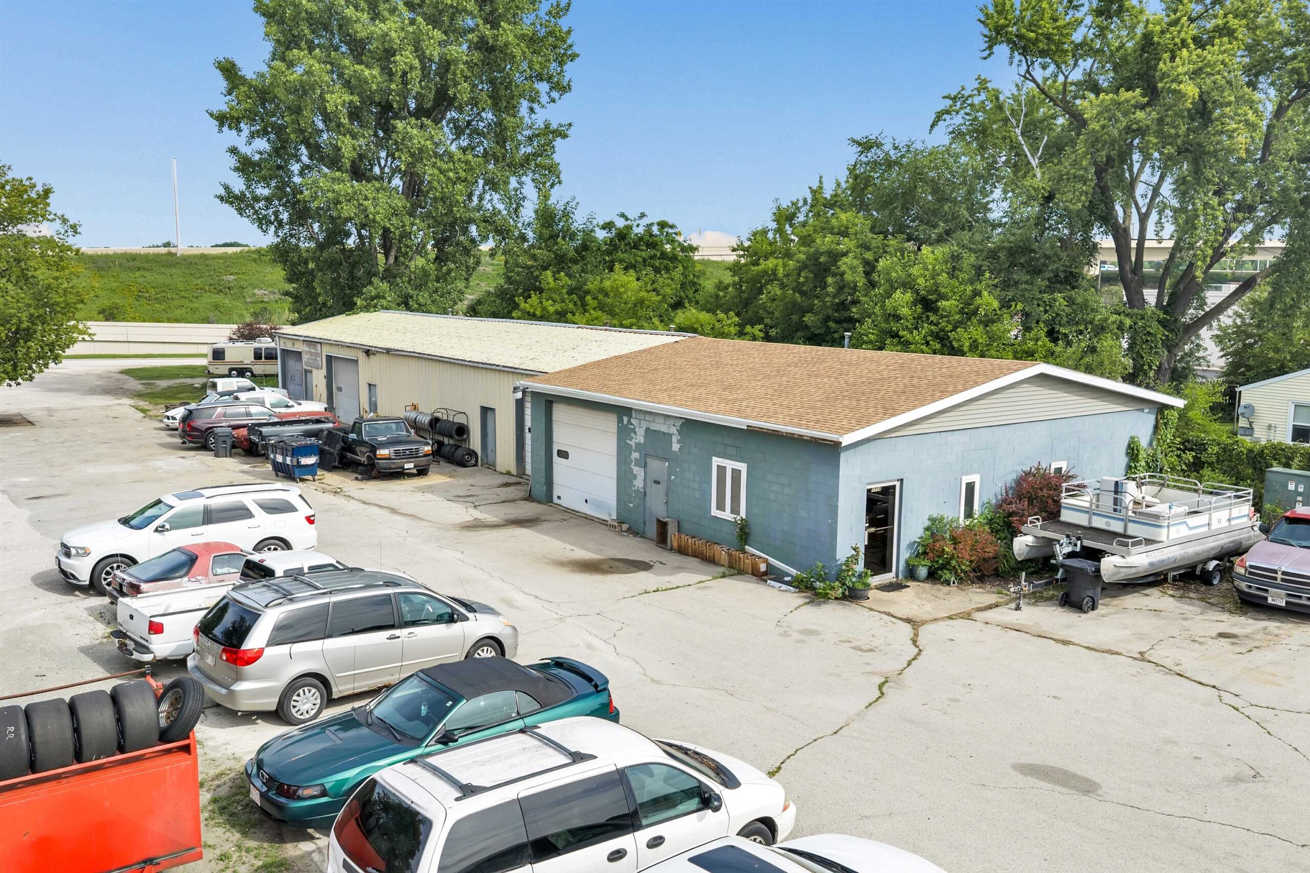 1718 MEMORIAL Drive property preview photograph