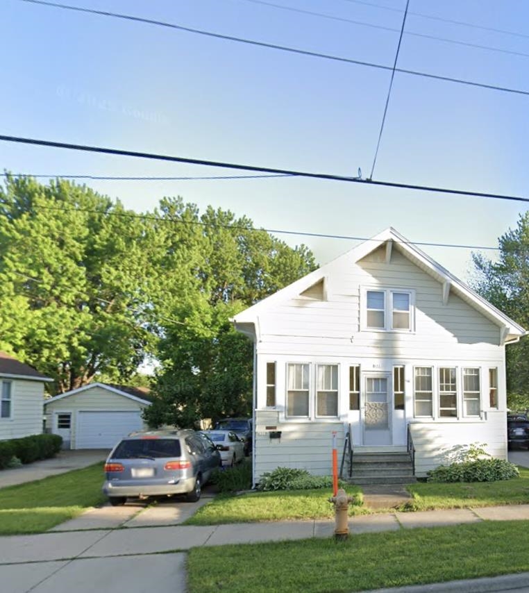 631 W 11TH Avenue property preview photograph