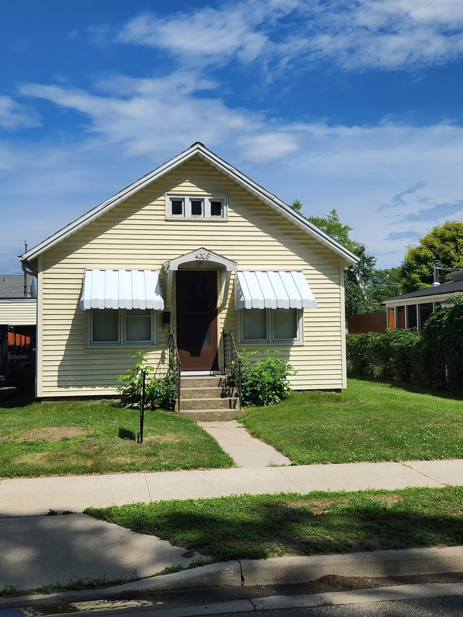 4208 10TH Street property preview photograph